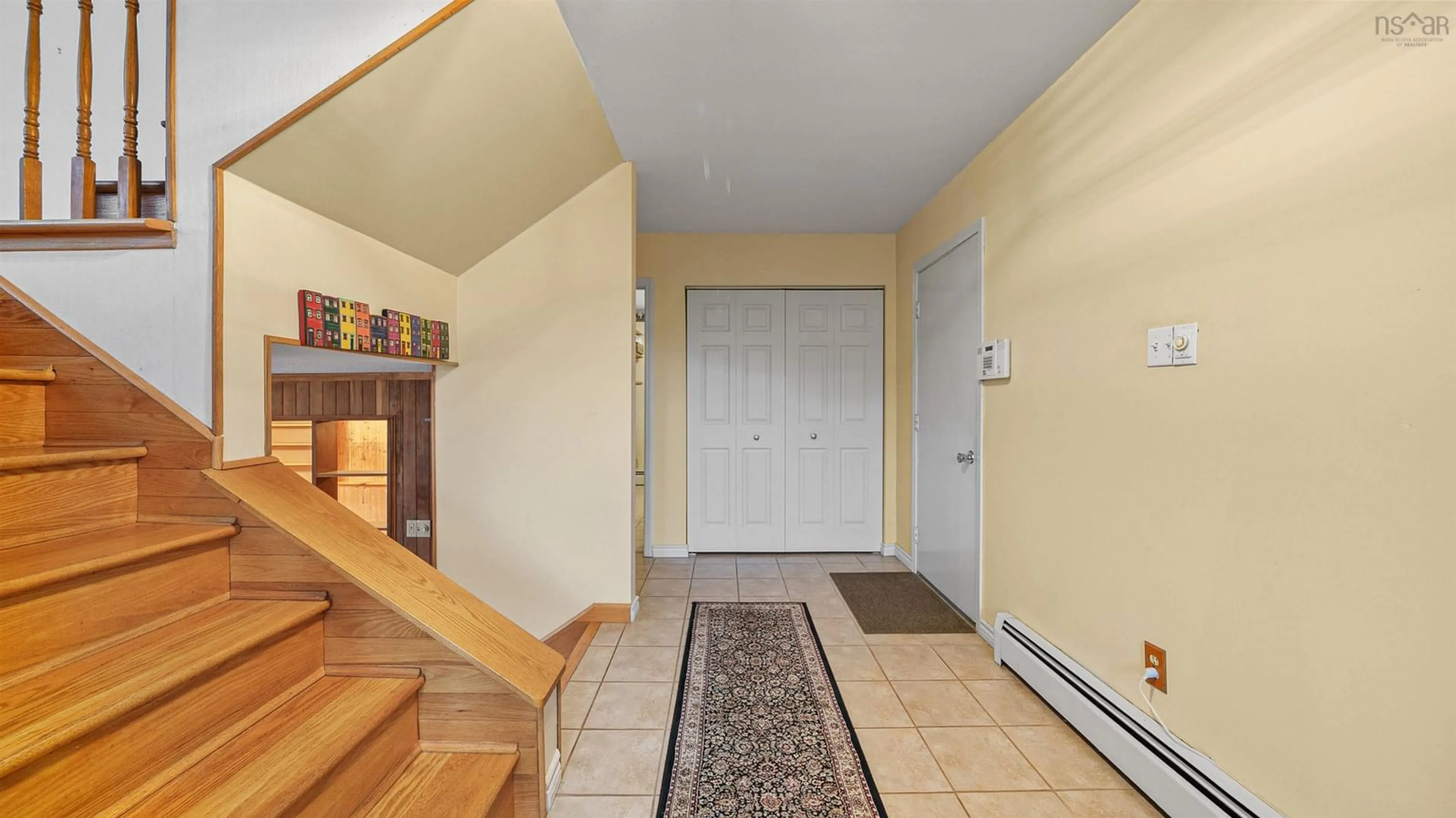Indoor foyer for 19 Bayswater Rd, Dartmouth Nova Scotia B2W 4H2