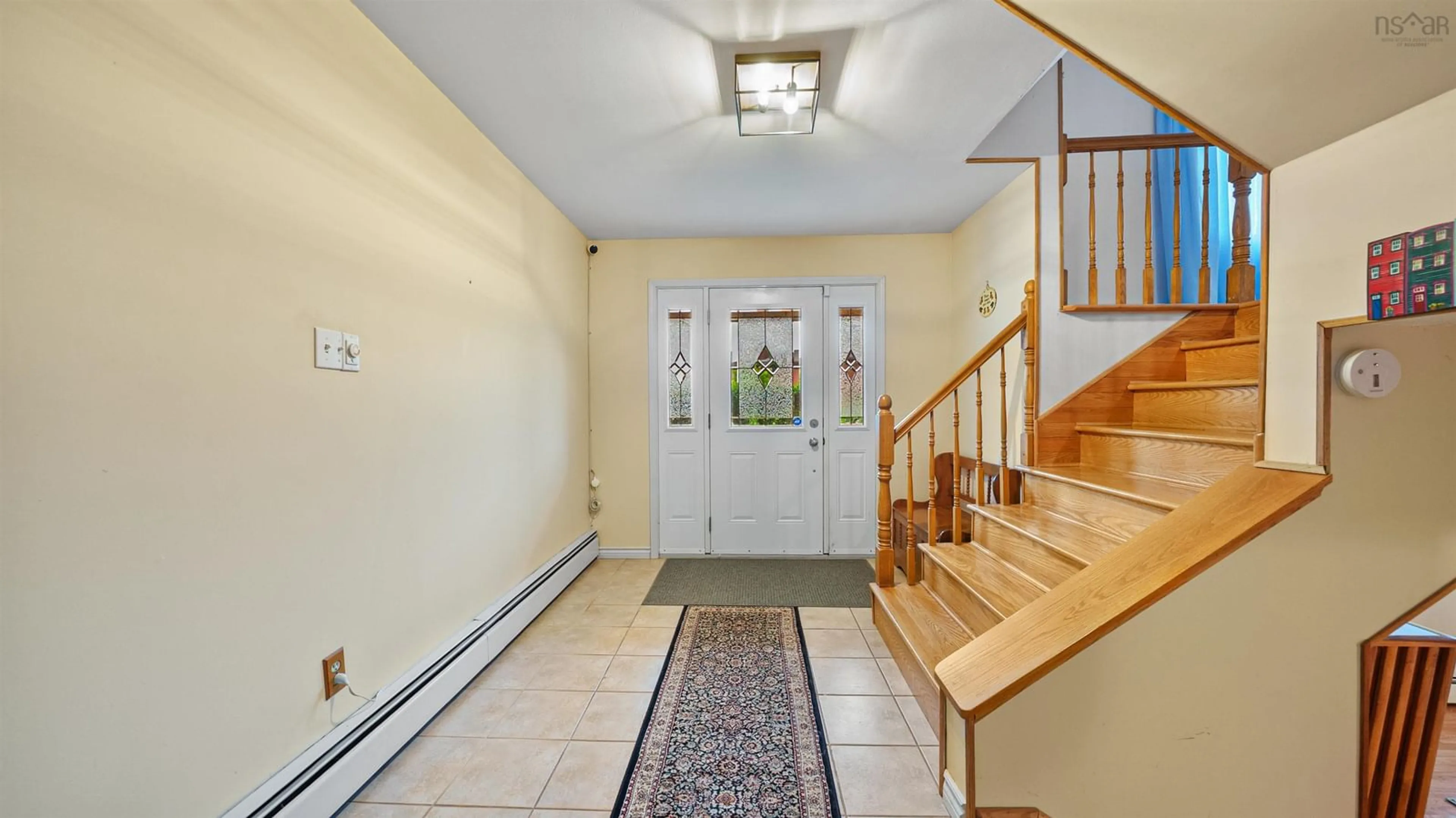 Indoor foyer for 19 Bayswater Rd, Dartmouth Nova Scotia B2W 4H2