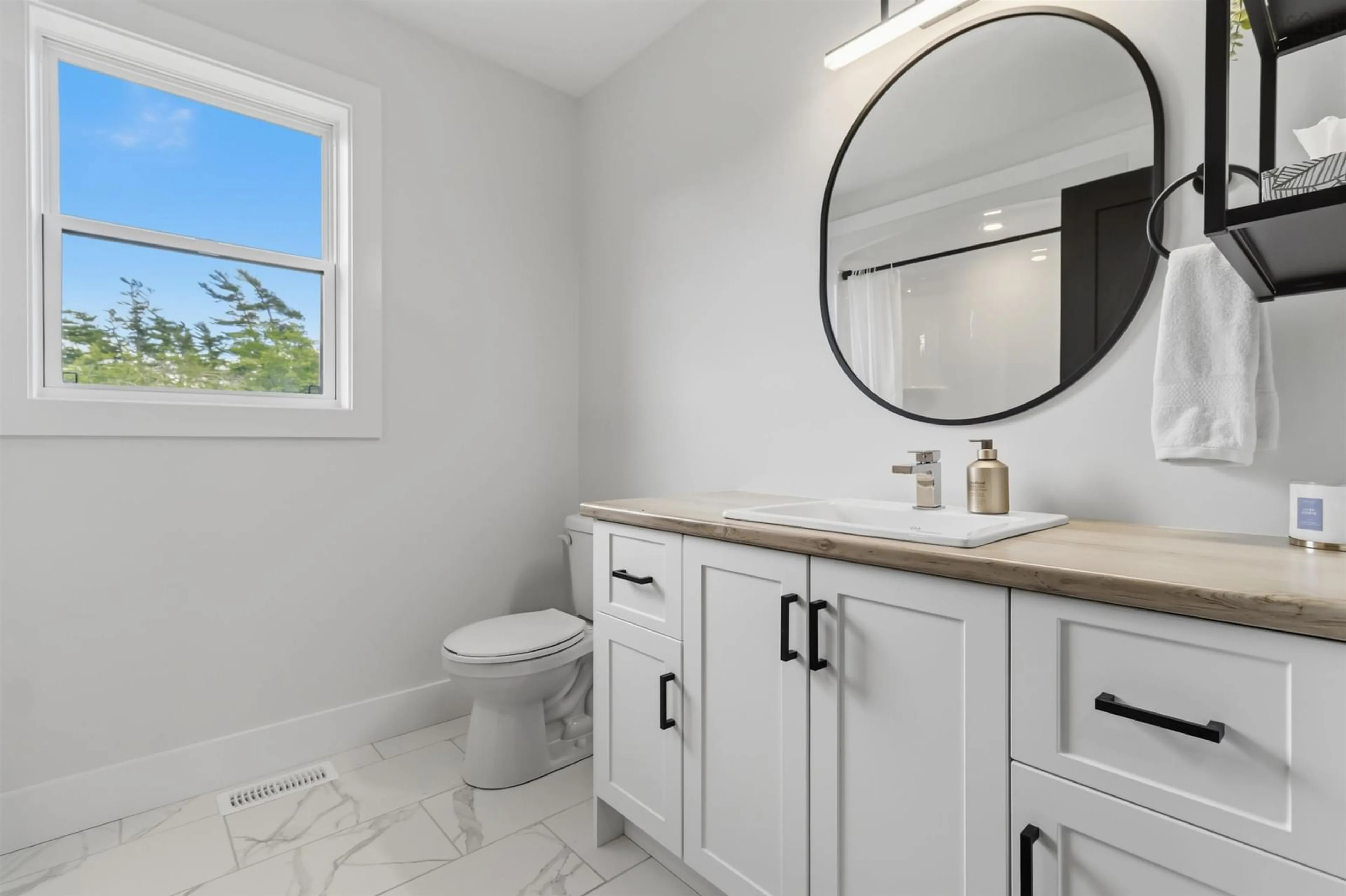 Contemporary bathroom, ceramic/tile floor for 511 Midnight Run, Middle Sackville Nova Scotia B4E 0R3