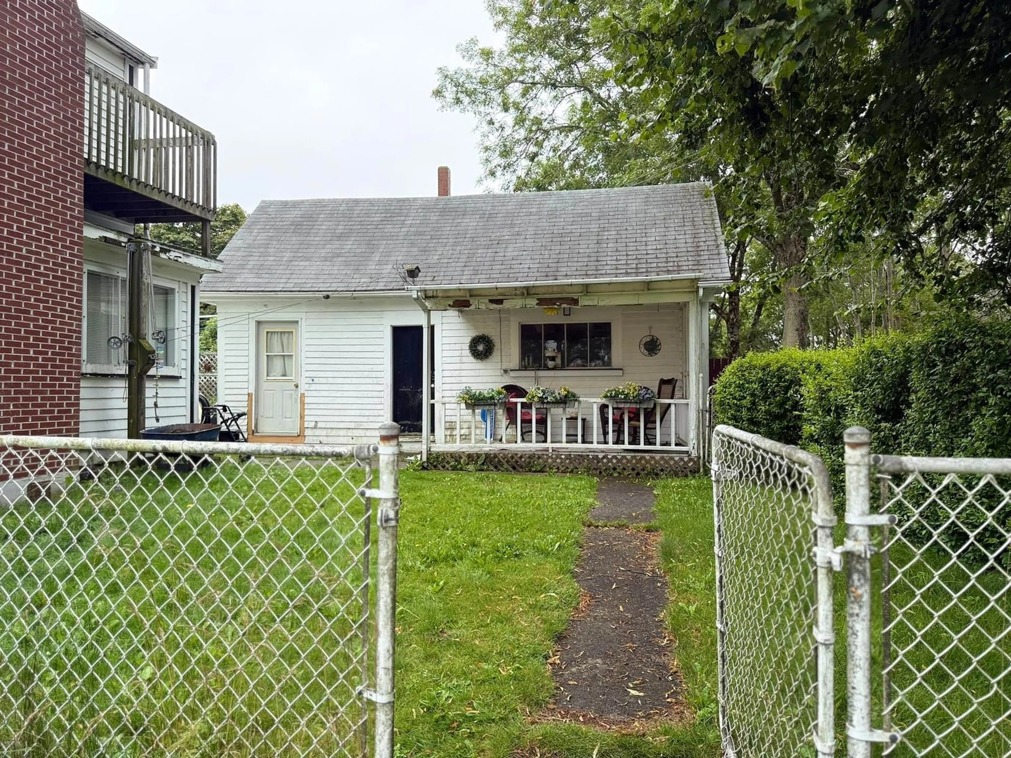 Unknown for 55 Forest St, Yarmouth Nova Scotia B5A 3L7
