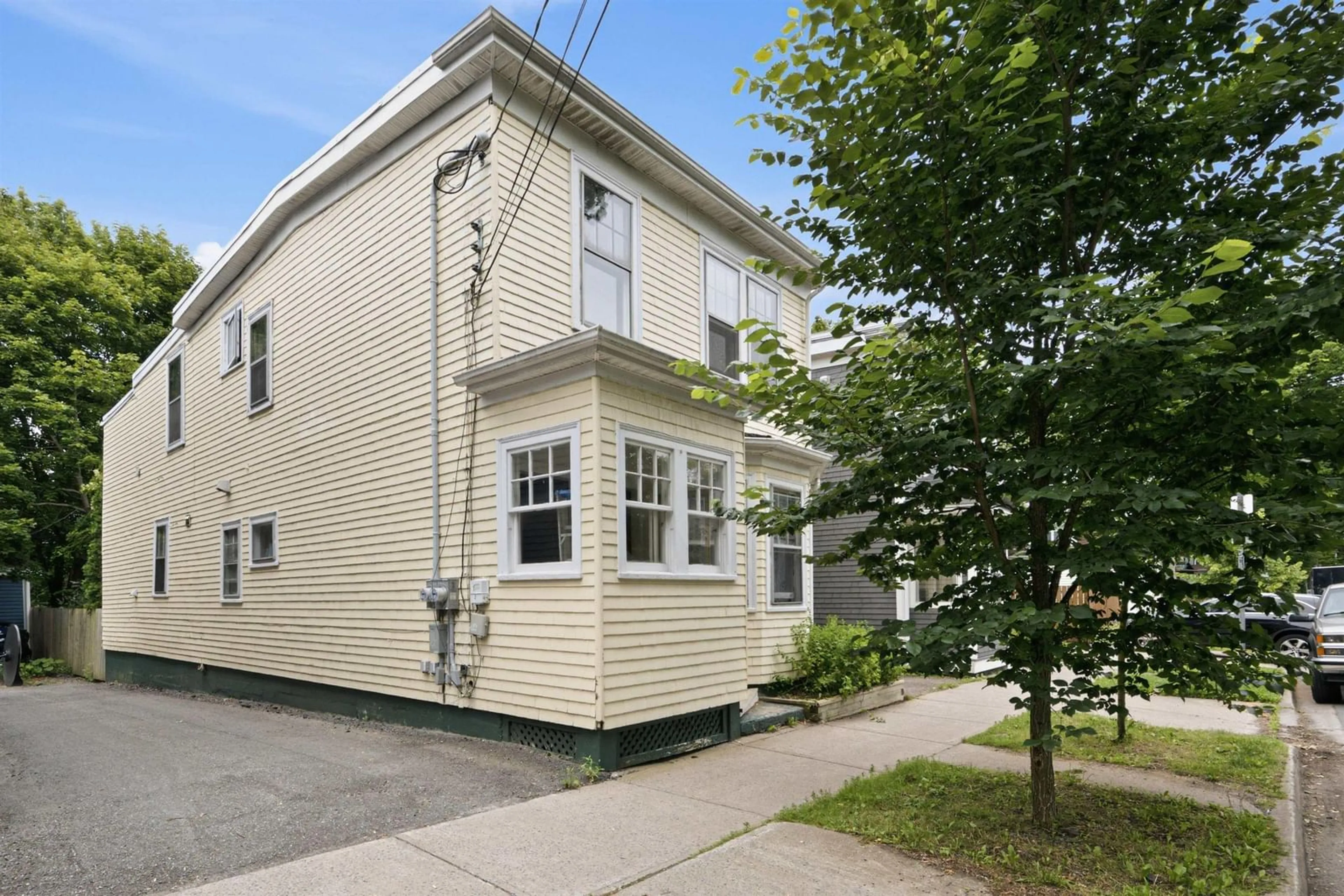 Unknown for 1747 Vernon St, Halifax Nova Scotia B3H 3N3