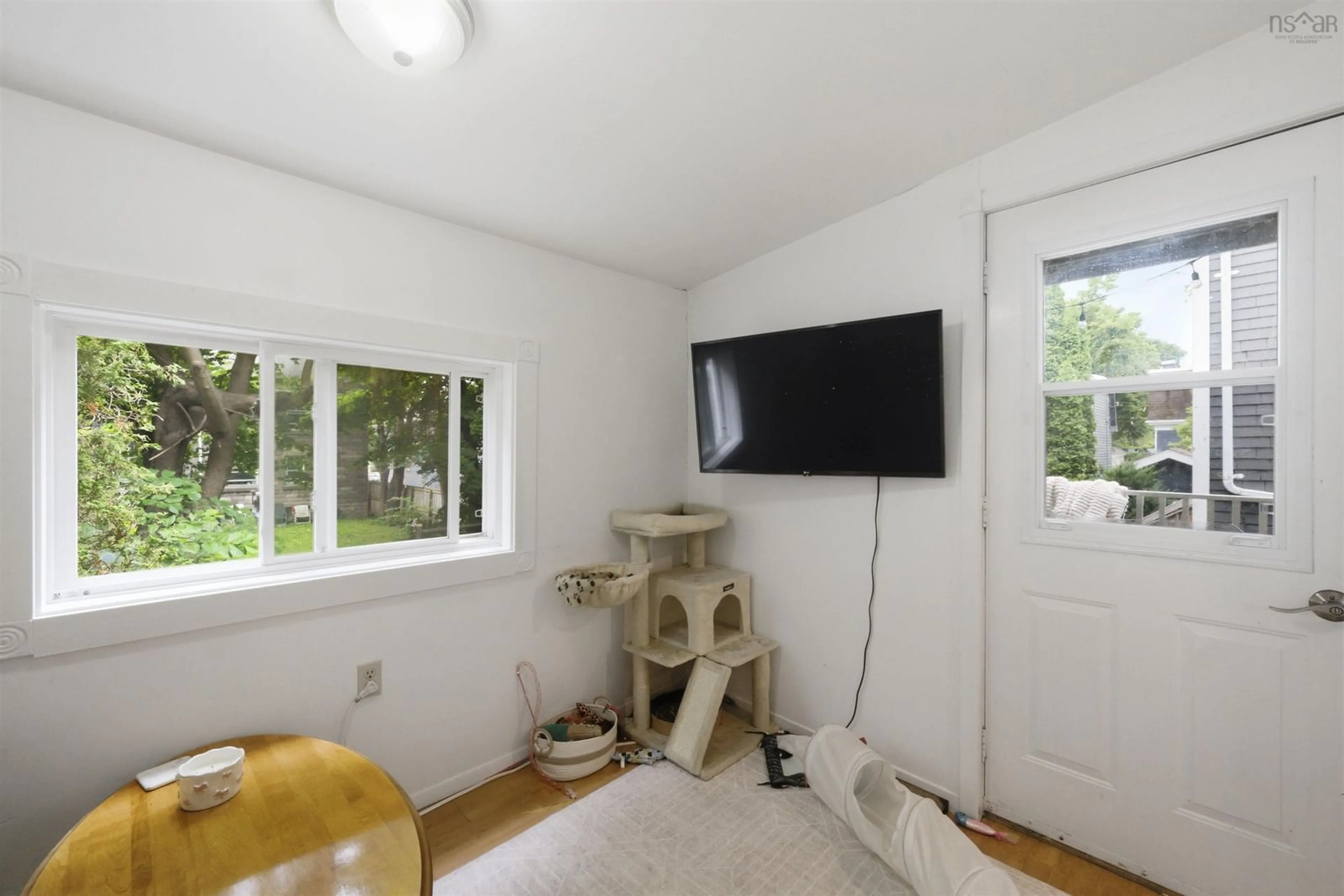 A pic of a room for 1747 Vernon St, Halifax Nova Scotia B3H 3N3