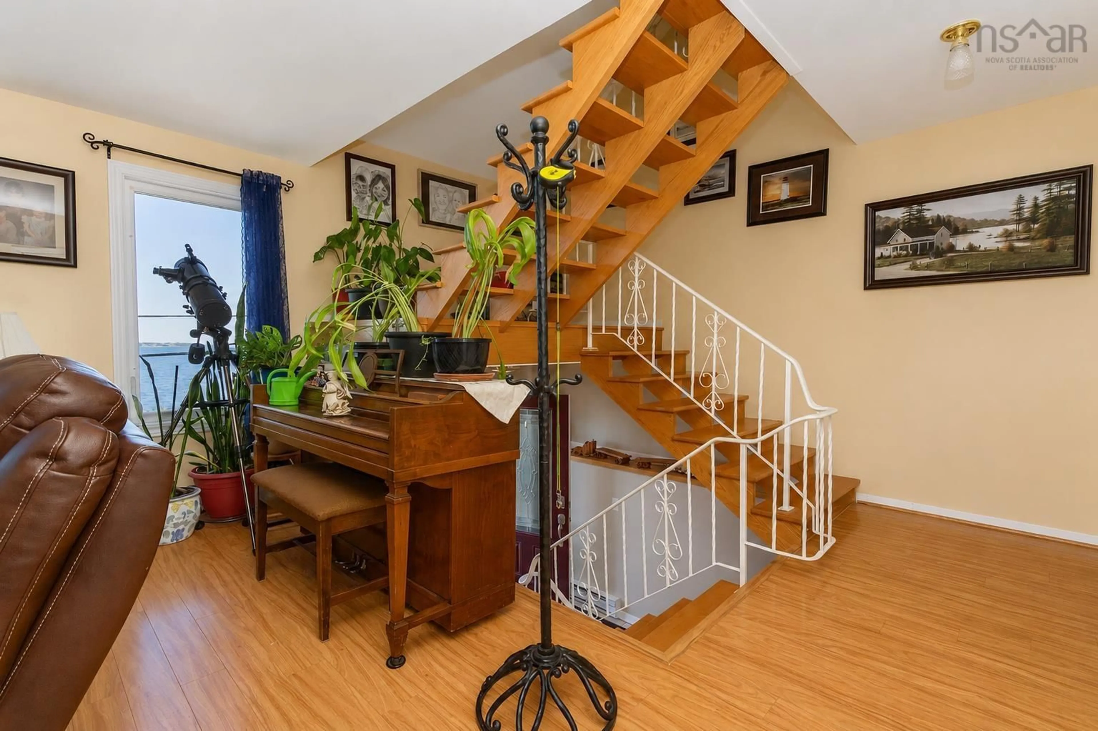 Indoor foyer for 488 Purves St, North Sydney Nova Scotia B2A 1E1