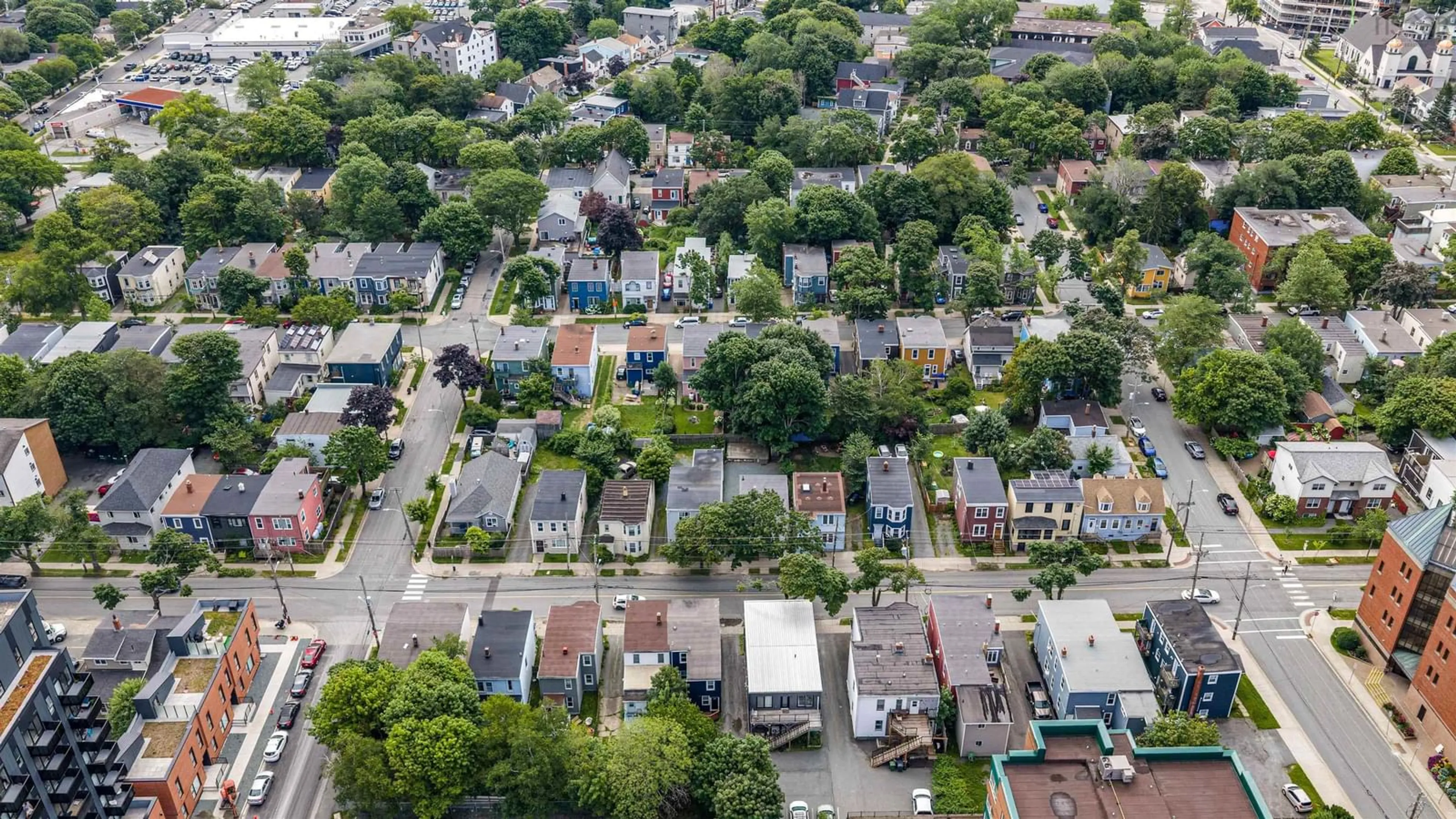 A pic from outside/outdoor area/front of a property/back of a property/a pic from drone, street for 6122 North St, Halifax Peninsula Nova Scotia B3K 1P3