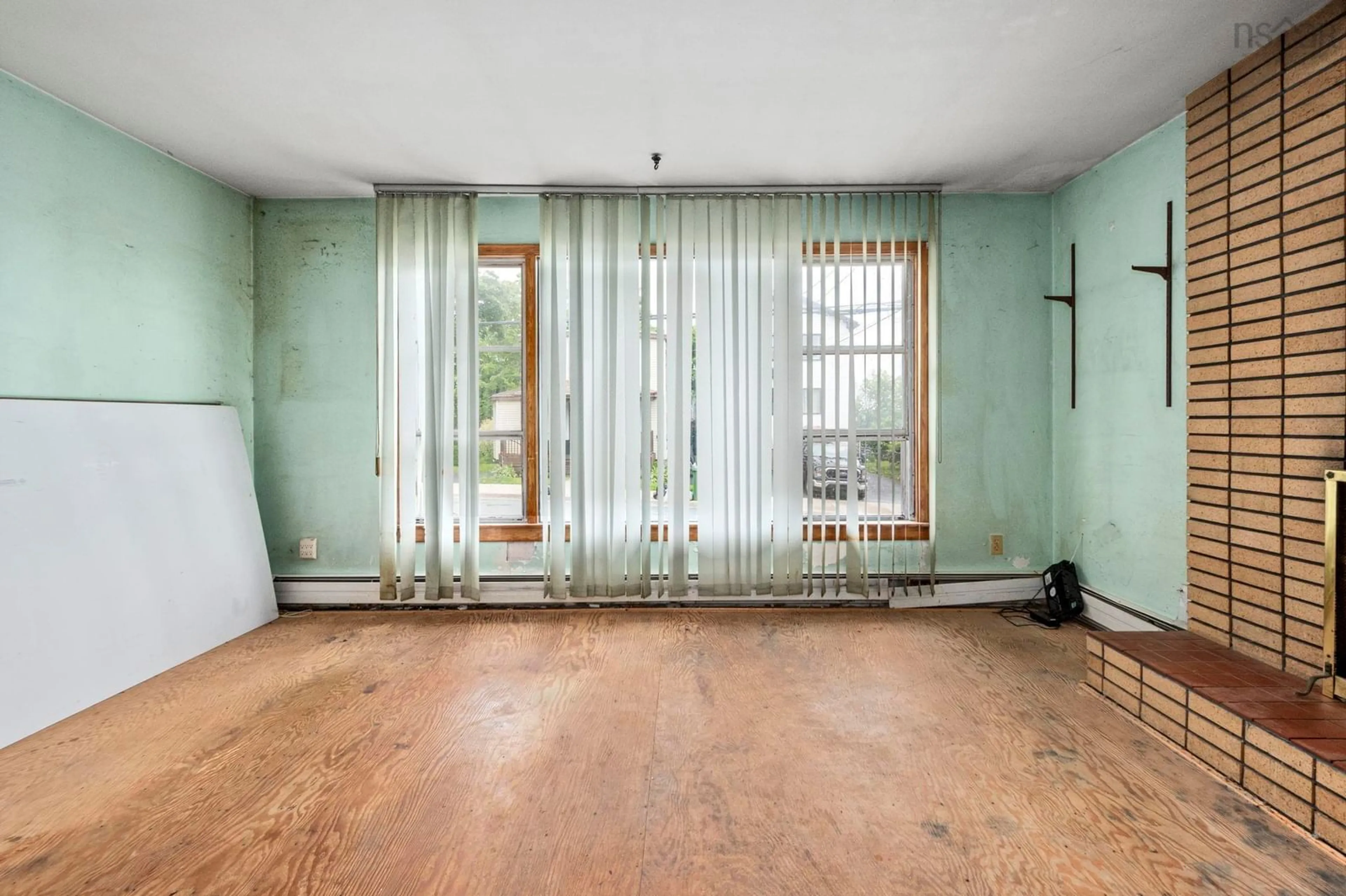 A pic of a room for 171 Renfrew St, Dartmouth Nova Scotia B2Y 2M4
