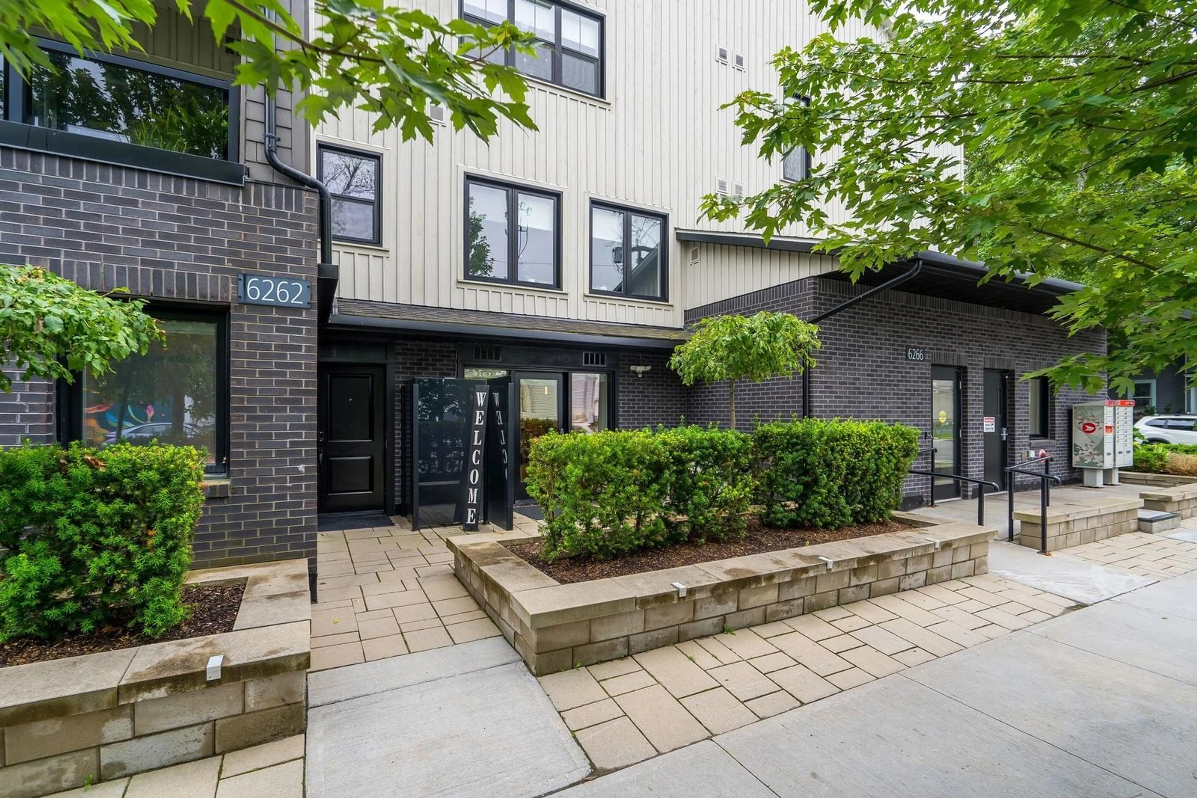 Patio, street for 6262 Pepperell St #102, Halifax Nova Scotia B3H 0C5