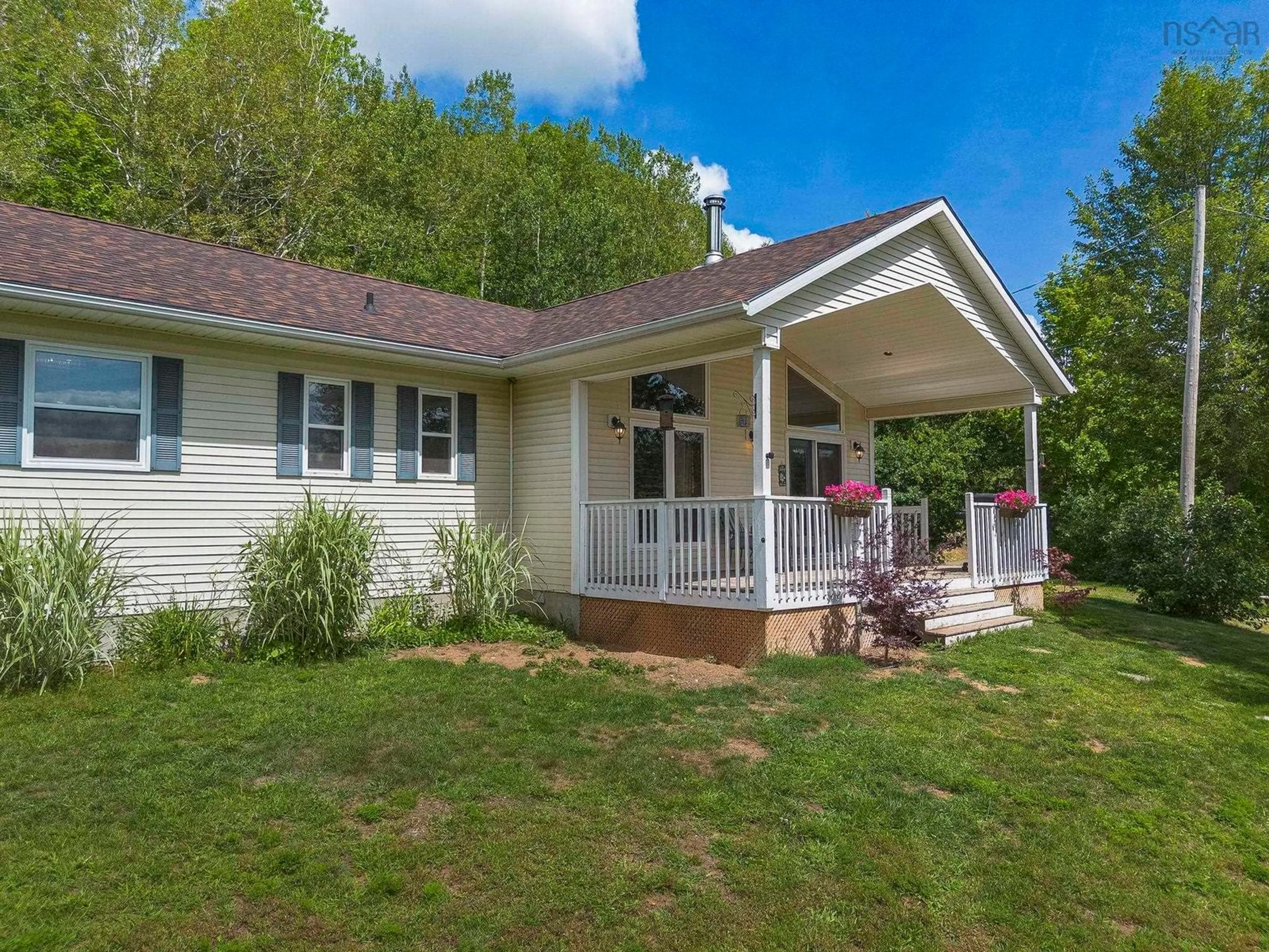 Home with vinyl exterior material, unknown for 1040 Vault Road, Forest Glade Nova Scotia B0P 1R0