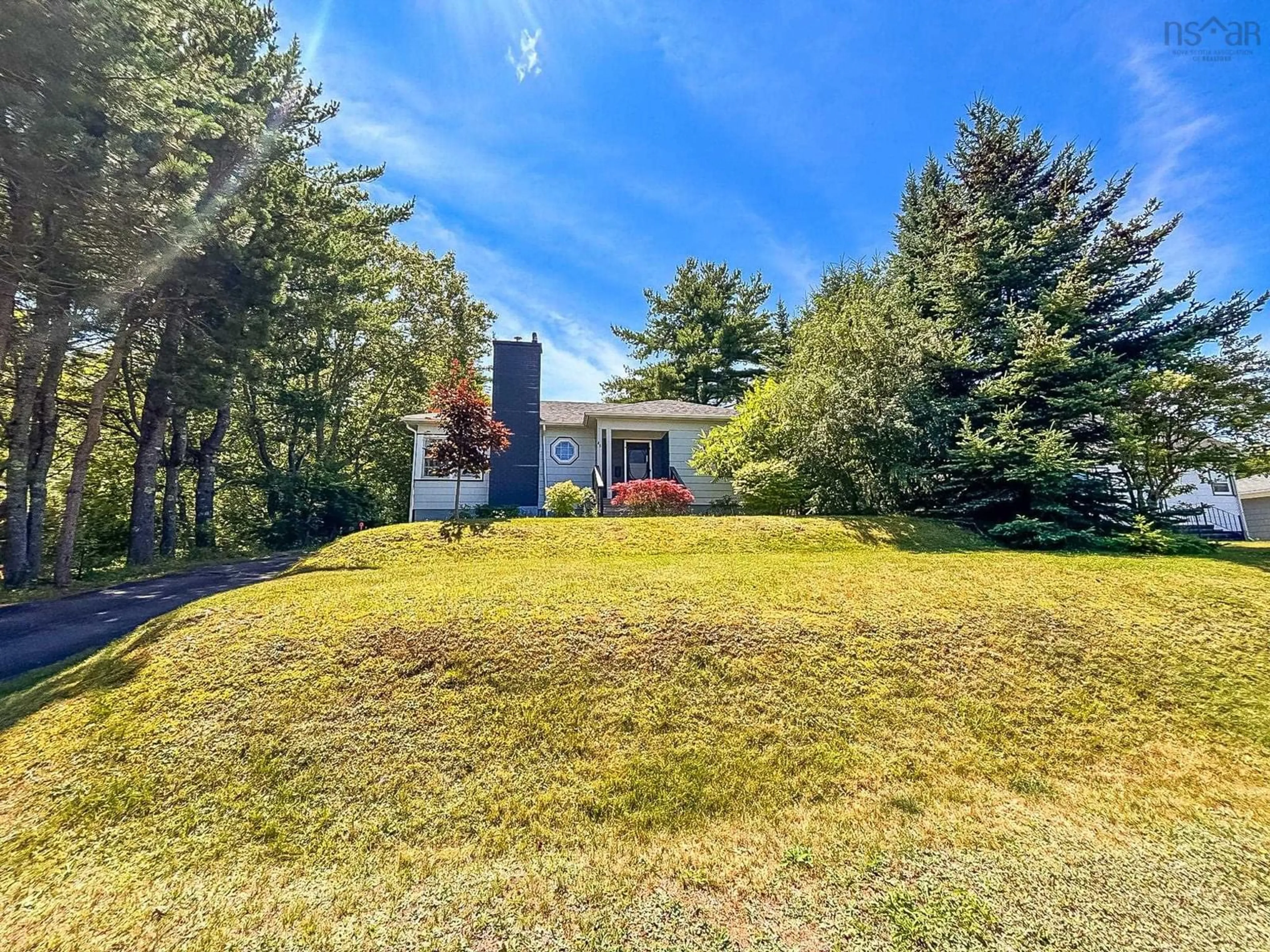 A pic from outside/outdoor area/front of a property/back of a property/a pic from drone, unknown for 45 Hillcrest St, Bridgewater Nova Scotia B4V 1T1