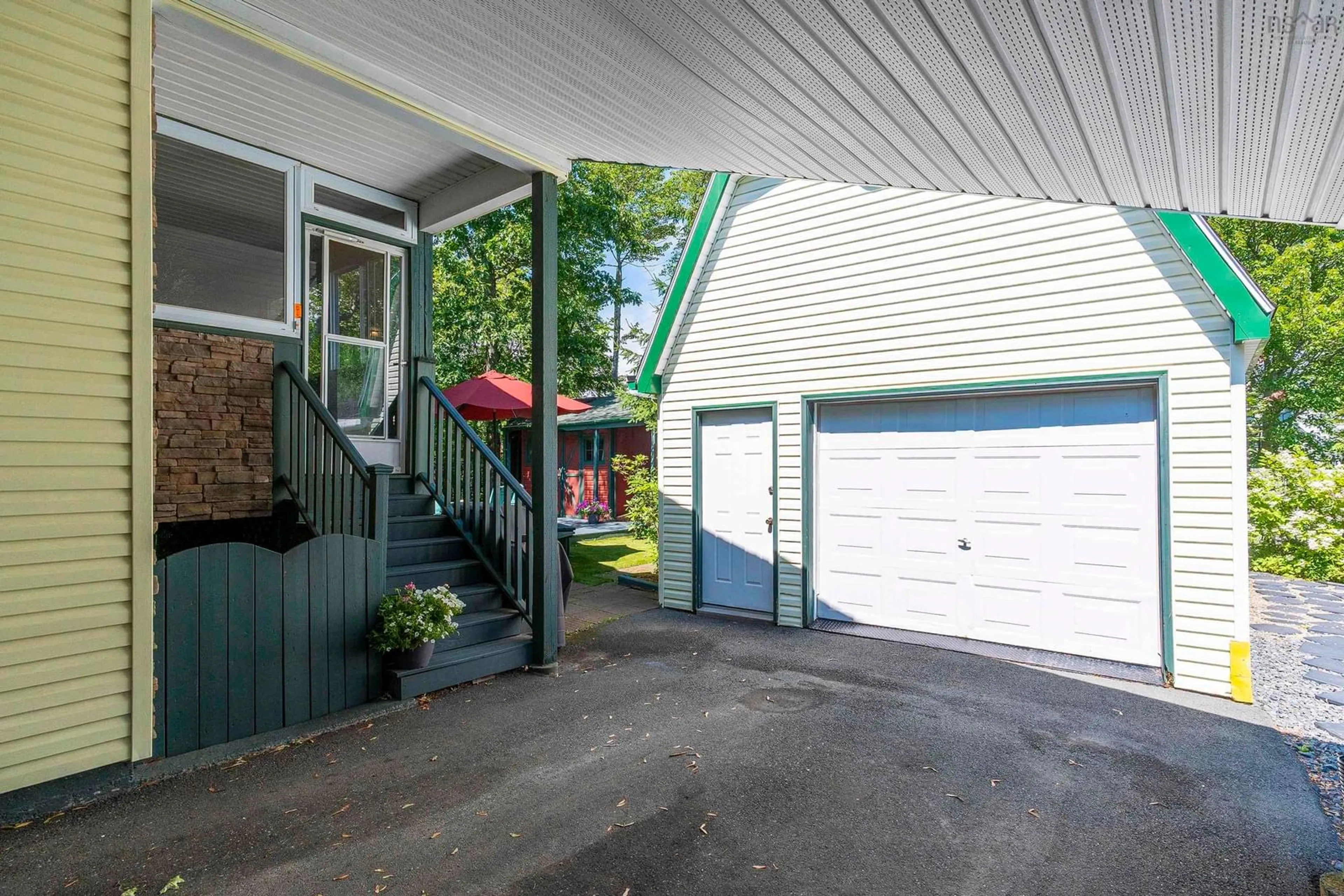 Indoor garage for 1645 St Margarets Bay Rd, Timberlea Nova Scotia B3T 1B4