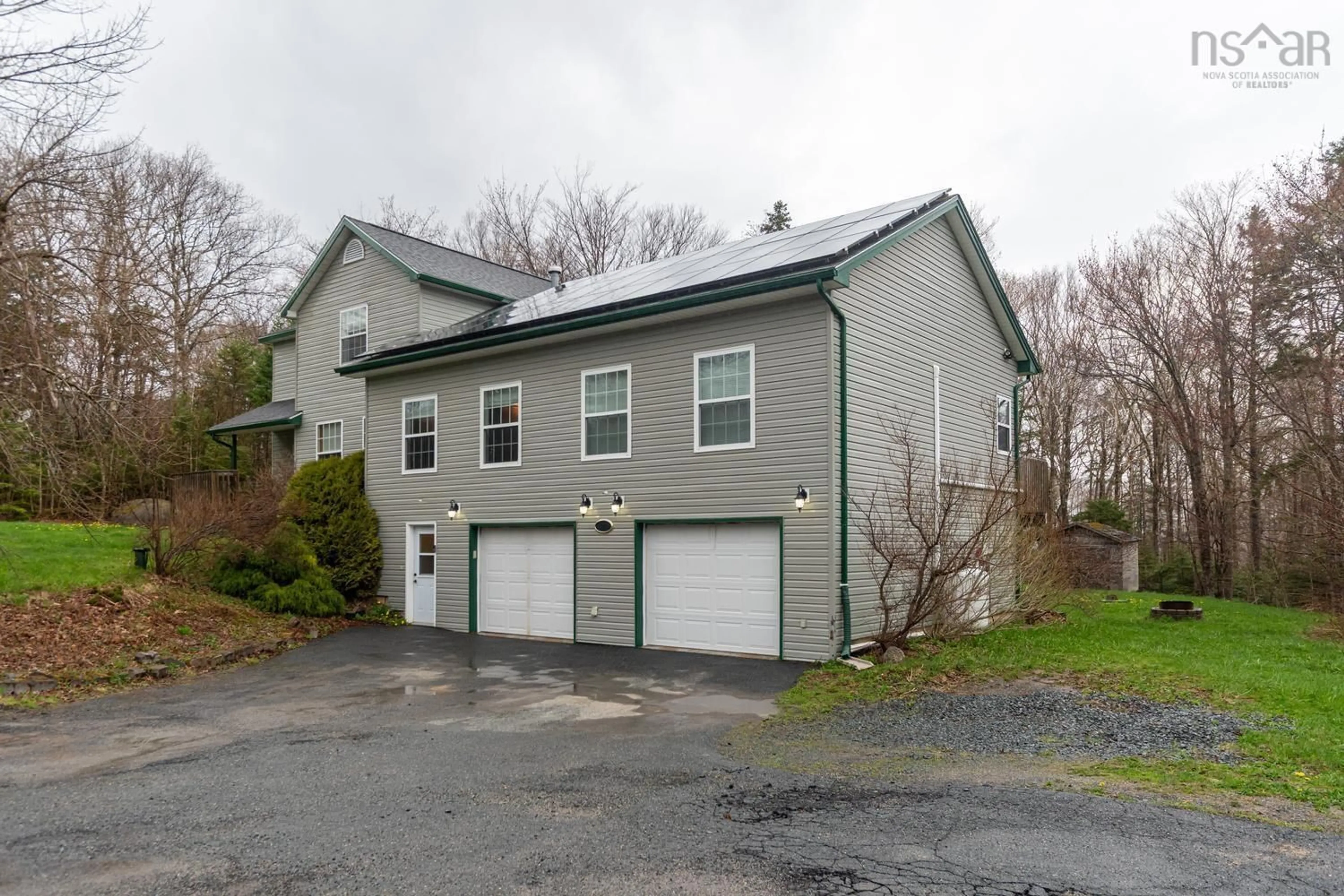Indoor garage for 10 Sylvania Terr, Hammonds Plains Nova Scotia B3Z 1J1