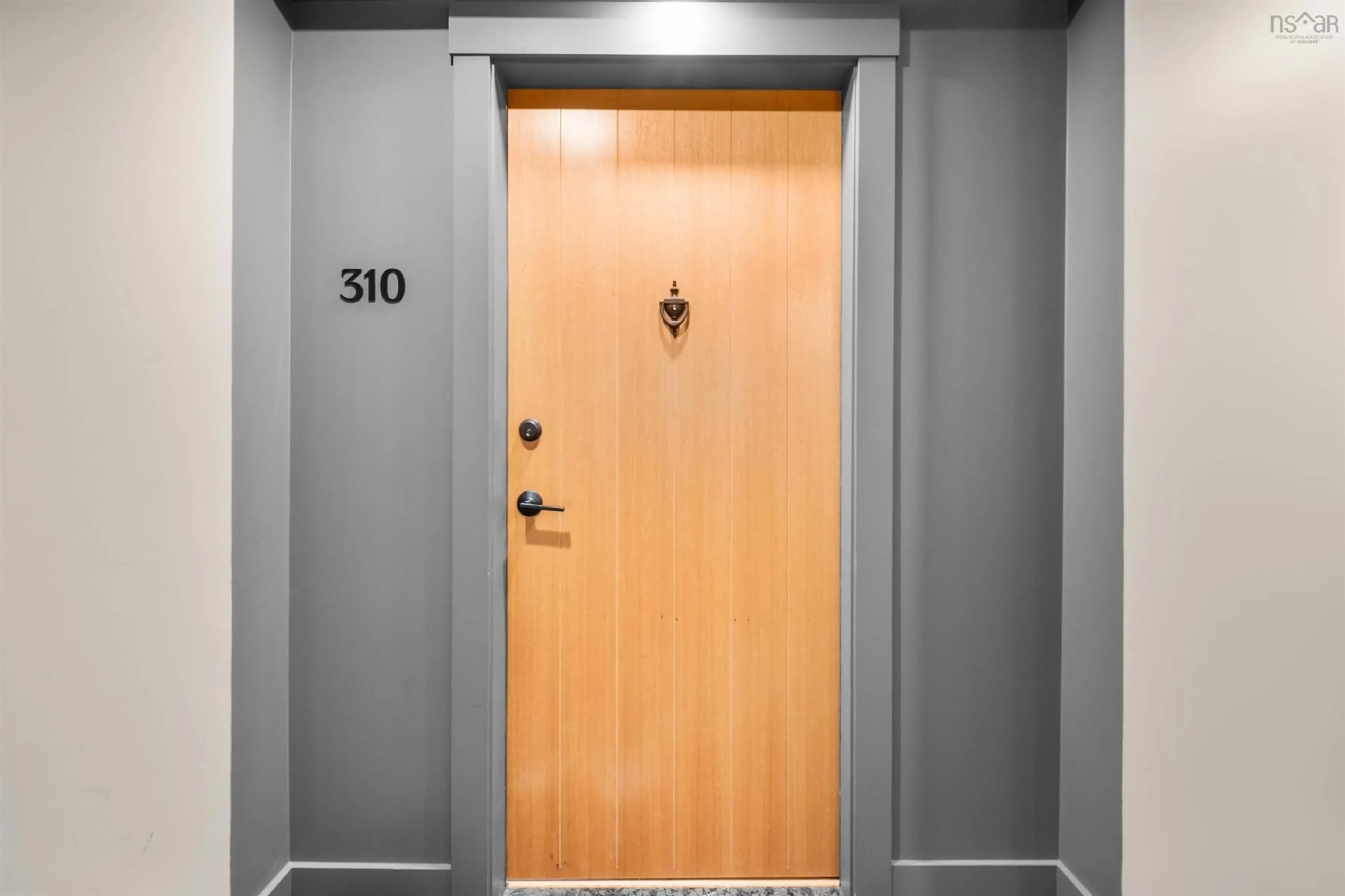 Indoor entryway for 1990 Vernon St #310, Halifax Nova Scotia B3H 0B8