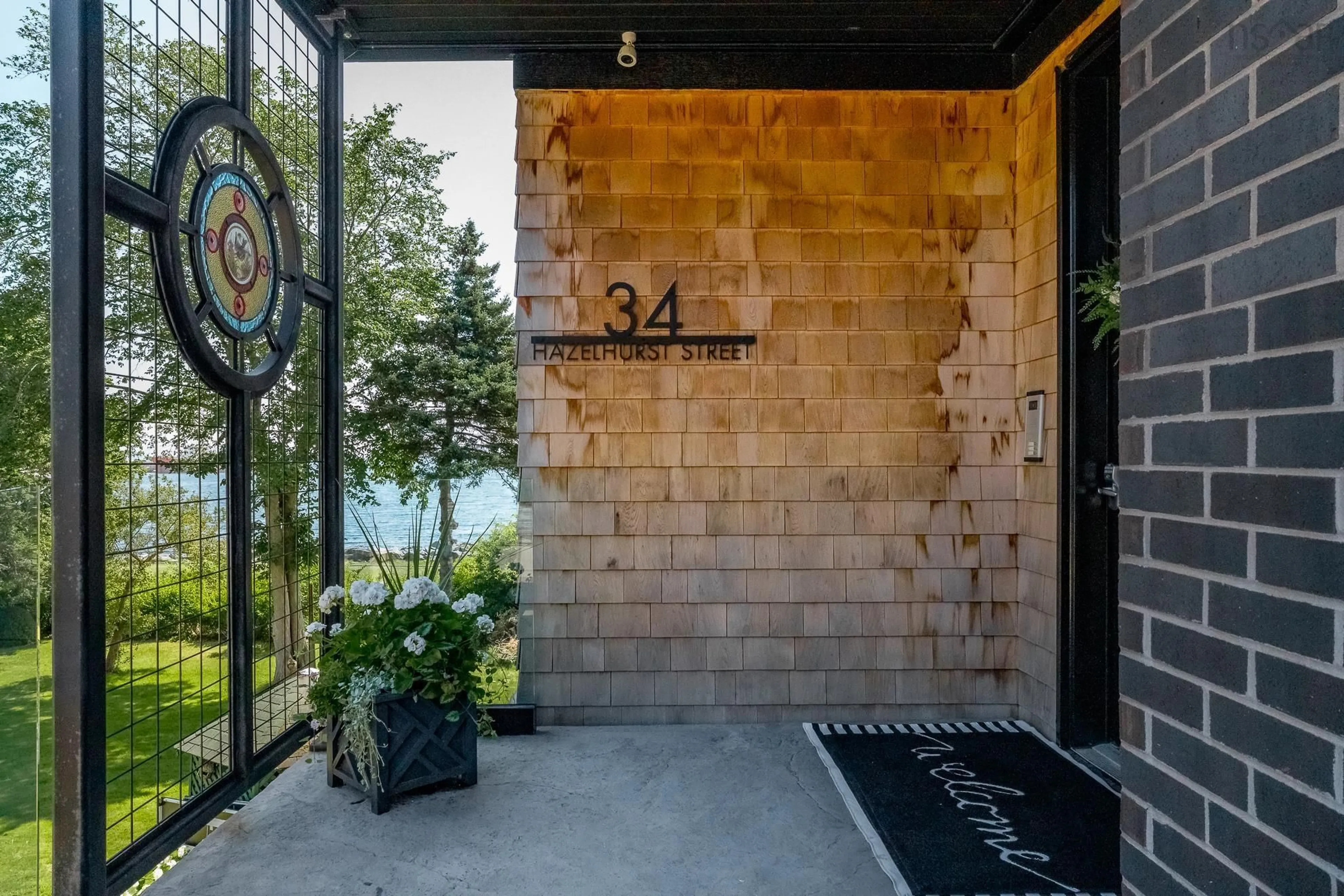 Indoor foyer for 34 Hazelhurst St #2, Dartmouth Nova Scotia B2Y 3N2