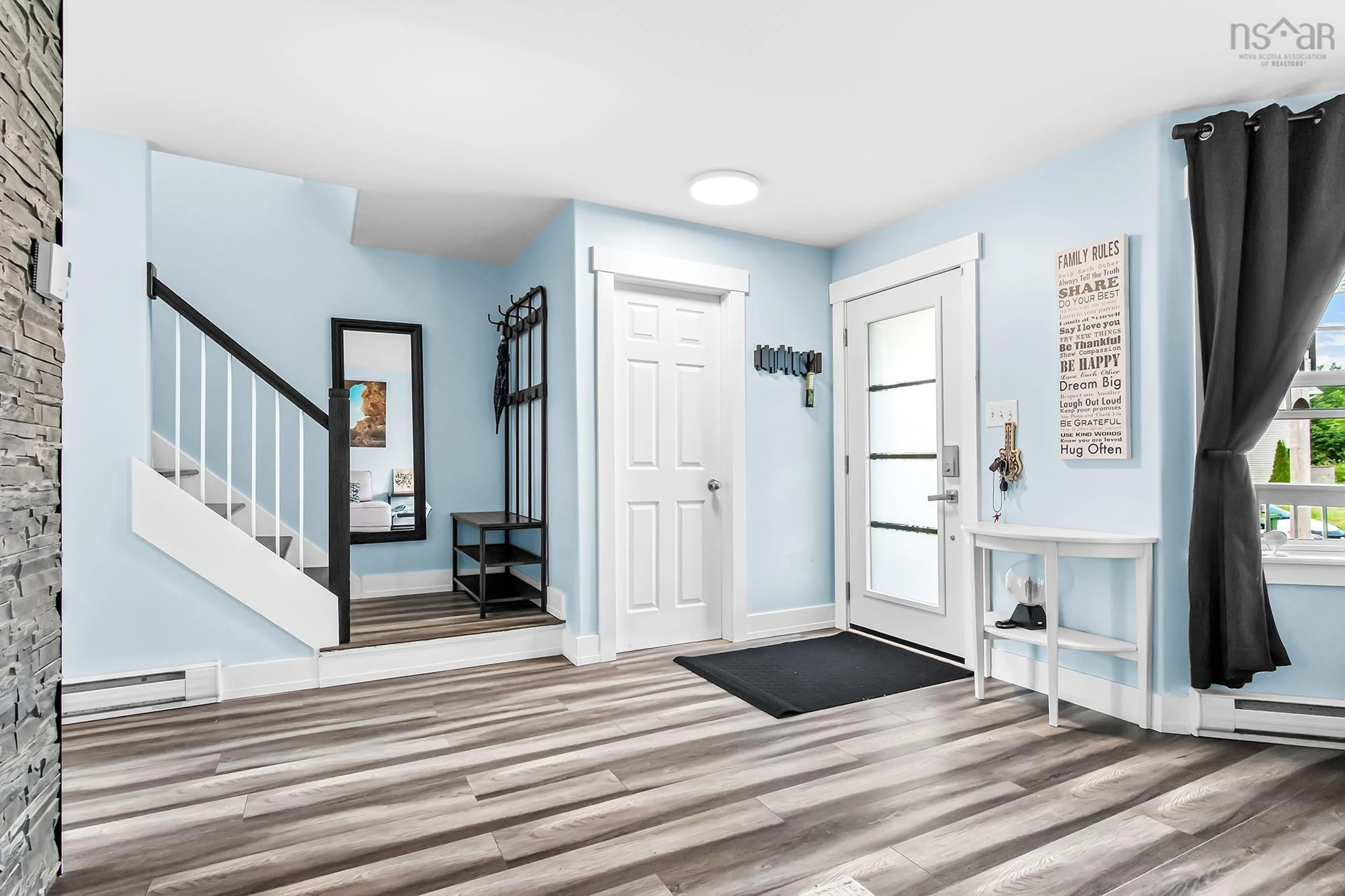 Indoor entryway for 30 Yoon Crt, Timberlea Nova Scotia B3T 2K4