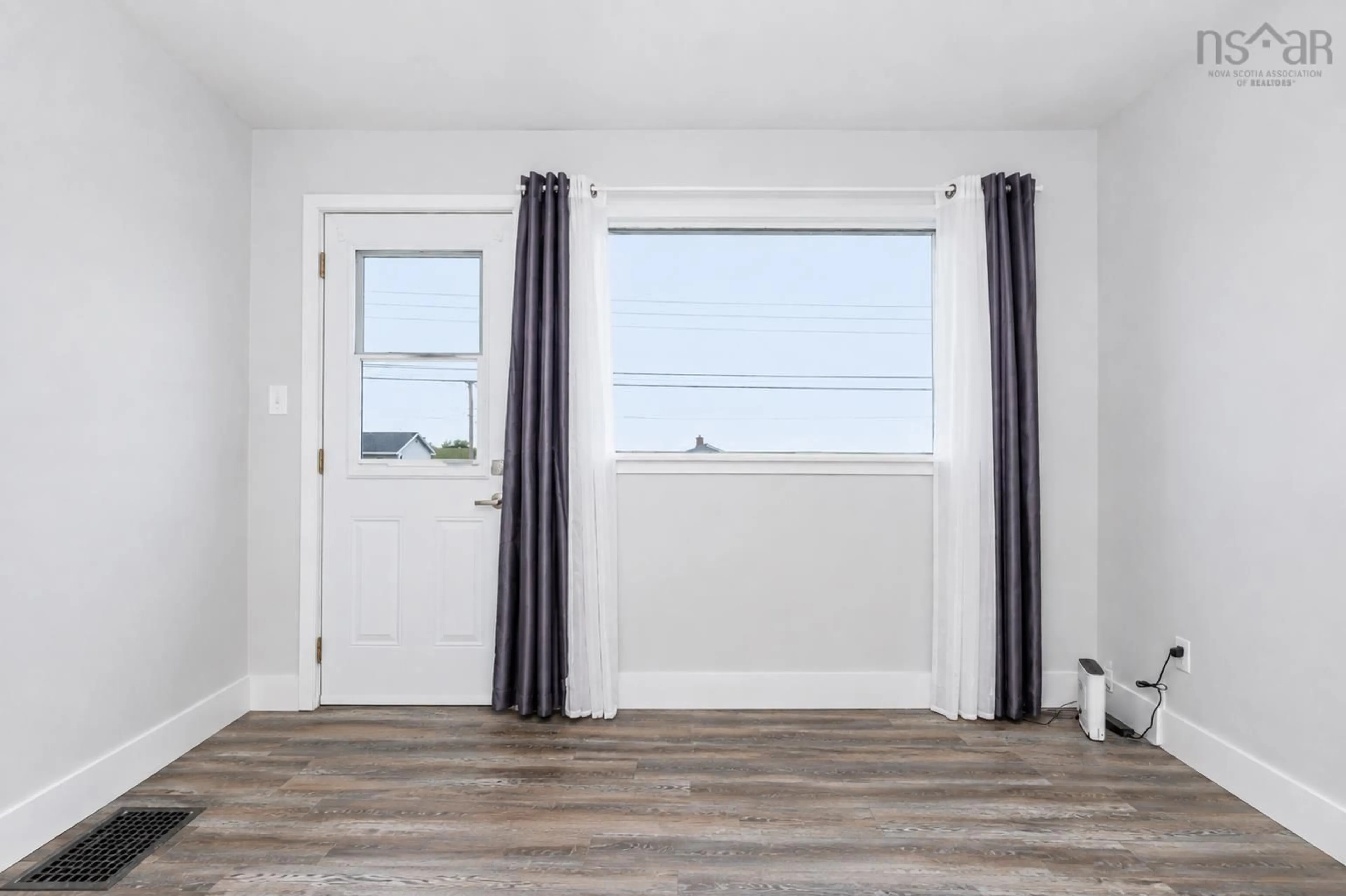 A pic of a room for 3444 Emerald St, New Waterford Nova Scotia B1H 1H6