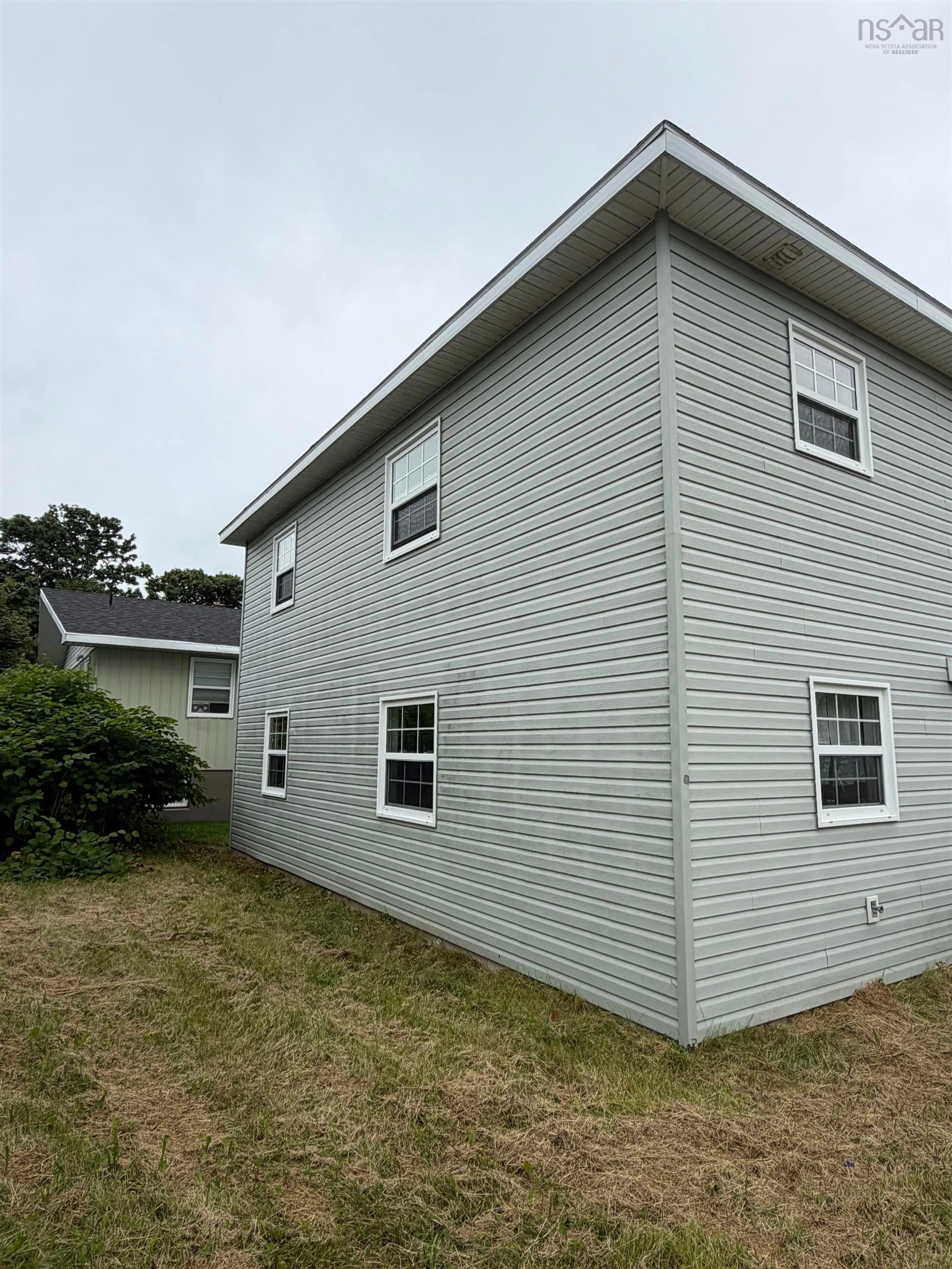 Home with vinyl exterior material, building for 272/274 York St, Glace Bay Nova Scotia B1A 2M3
