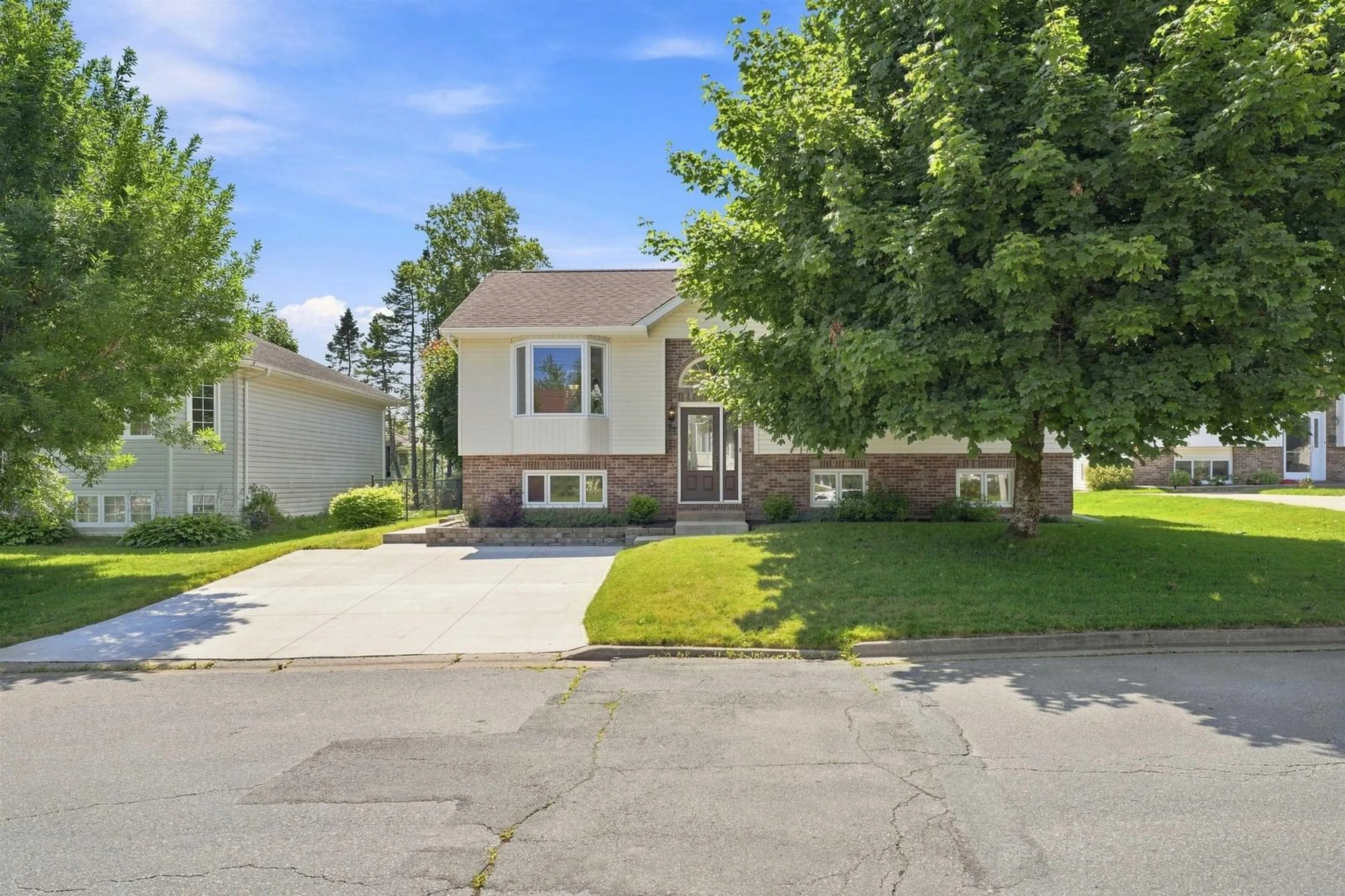 Home with vinyl exterior material, street for 34 Bass Crt, Dartmouth Nova Scotia B2V 2R8