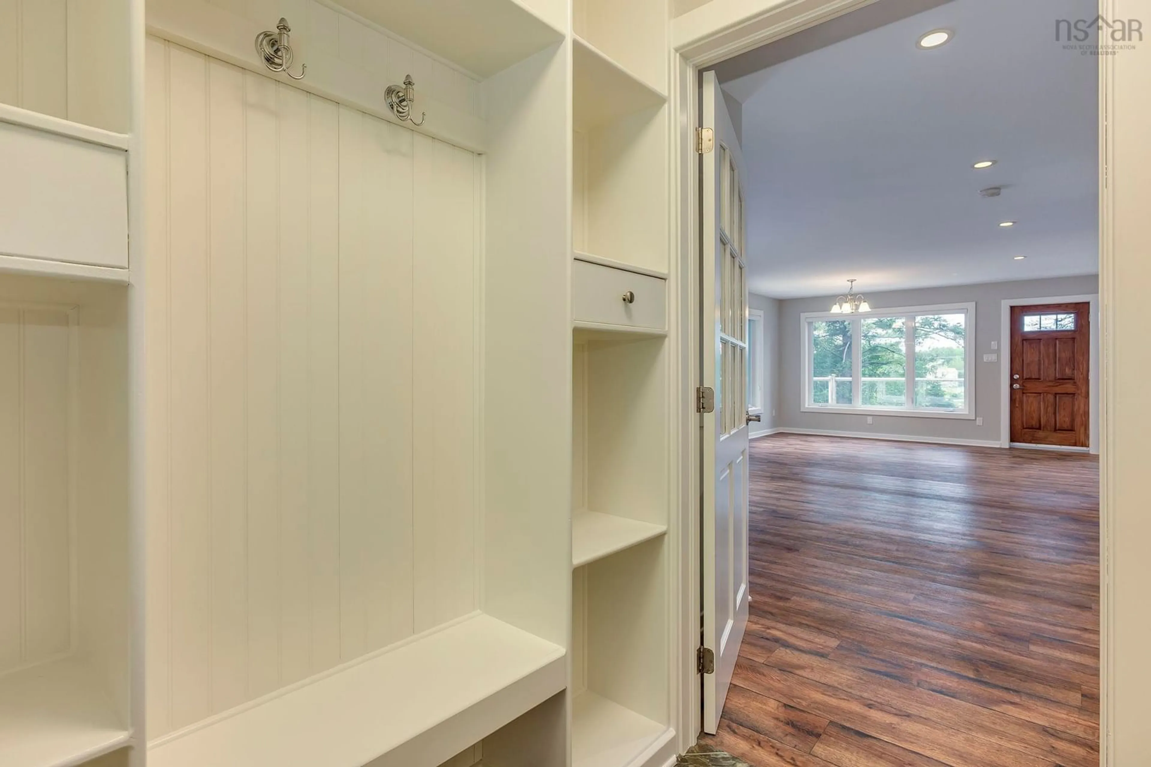 Indoor entryway for 12991 Peggys Cove Rd, Tantallon Nova Scotia B3Z 2K3