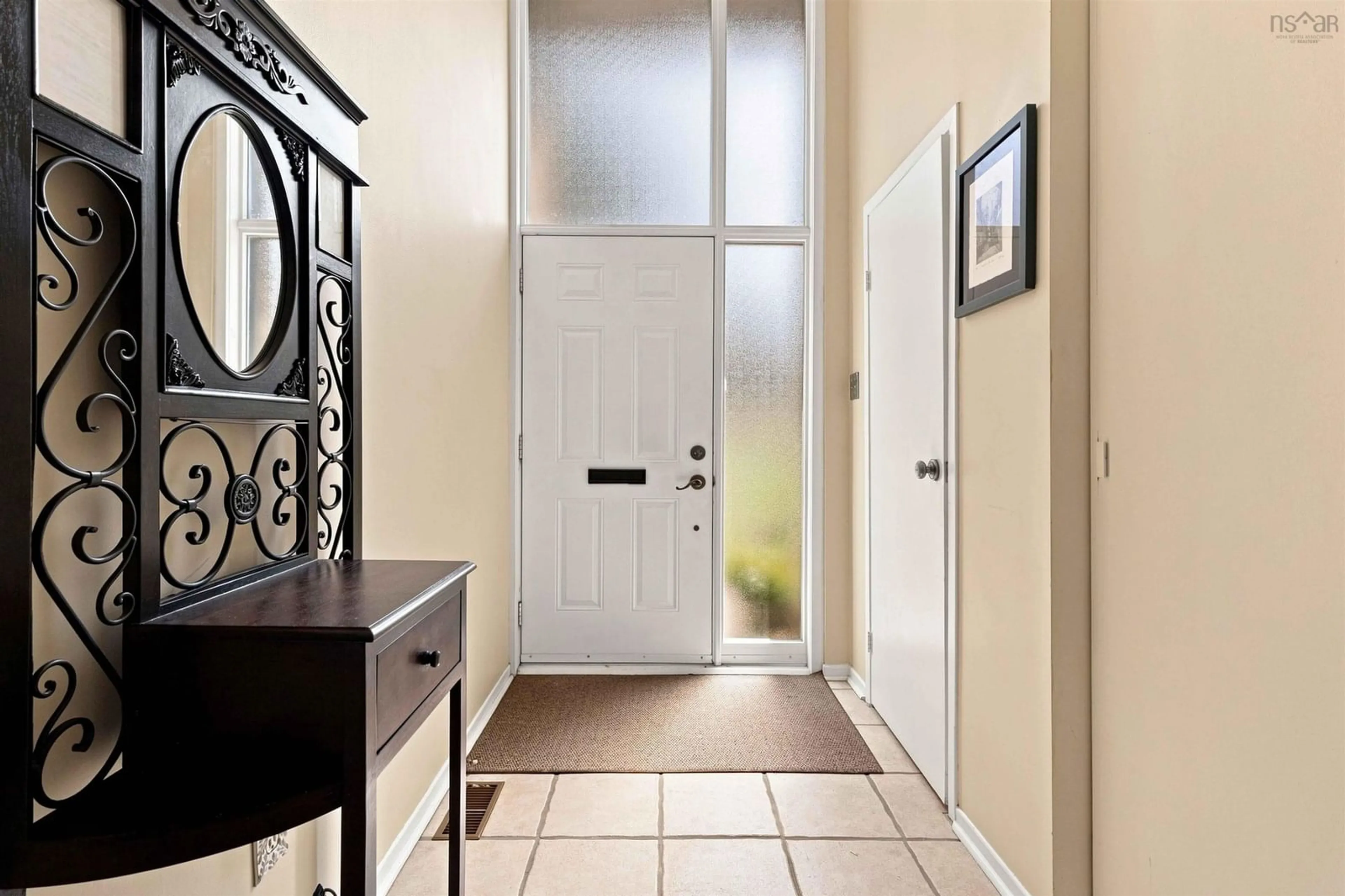Indoor entryway for 7 Forestside Cres, Clayton Park Nova Scotia B3M 1M5