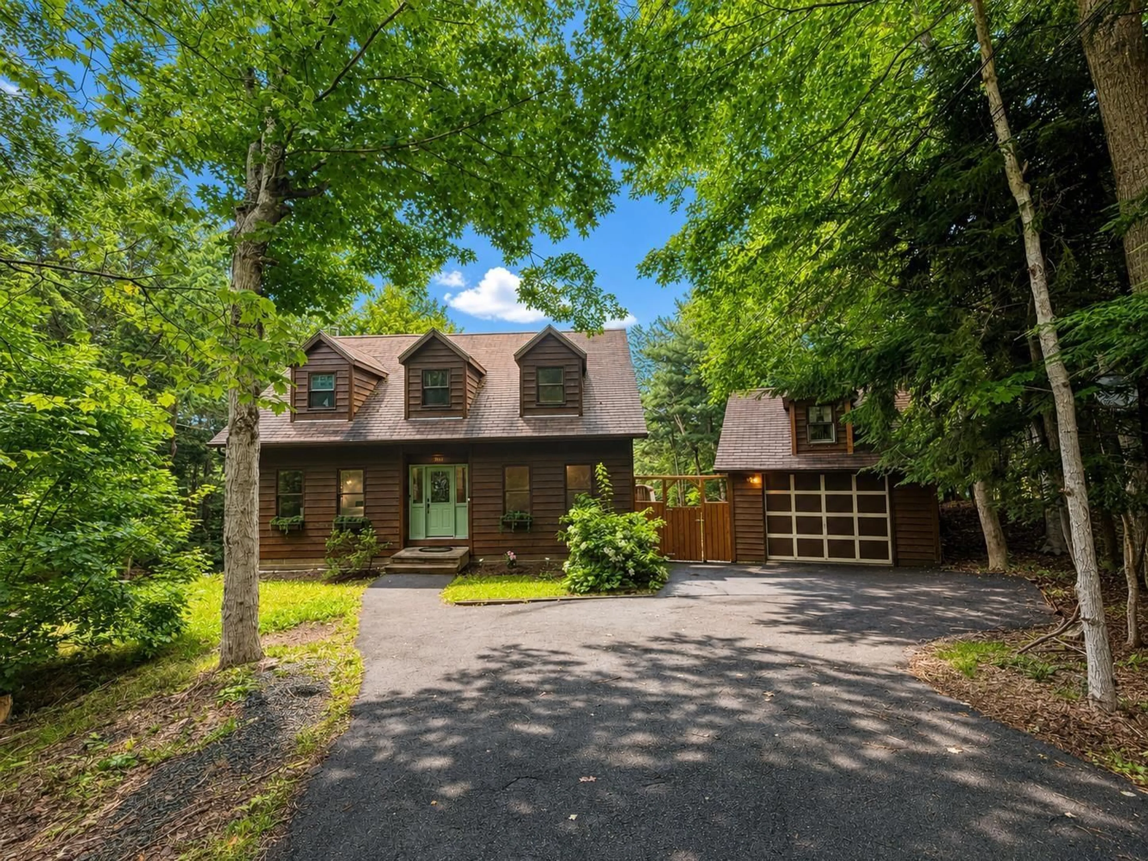 A pic from outside/outdoor area/front of a property/back of a property/a pic from drone, street for 305 Rolling Hills Dr, Waverley Nova Scotia B2R 1B7