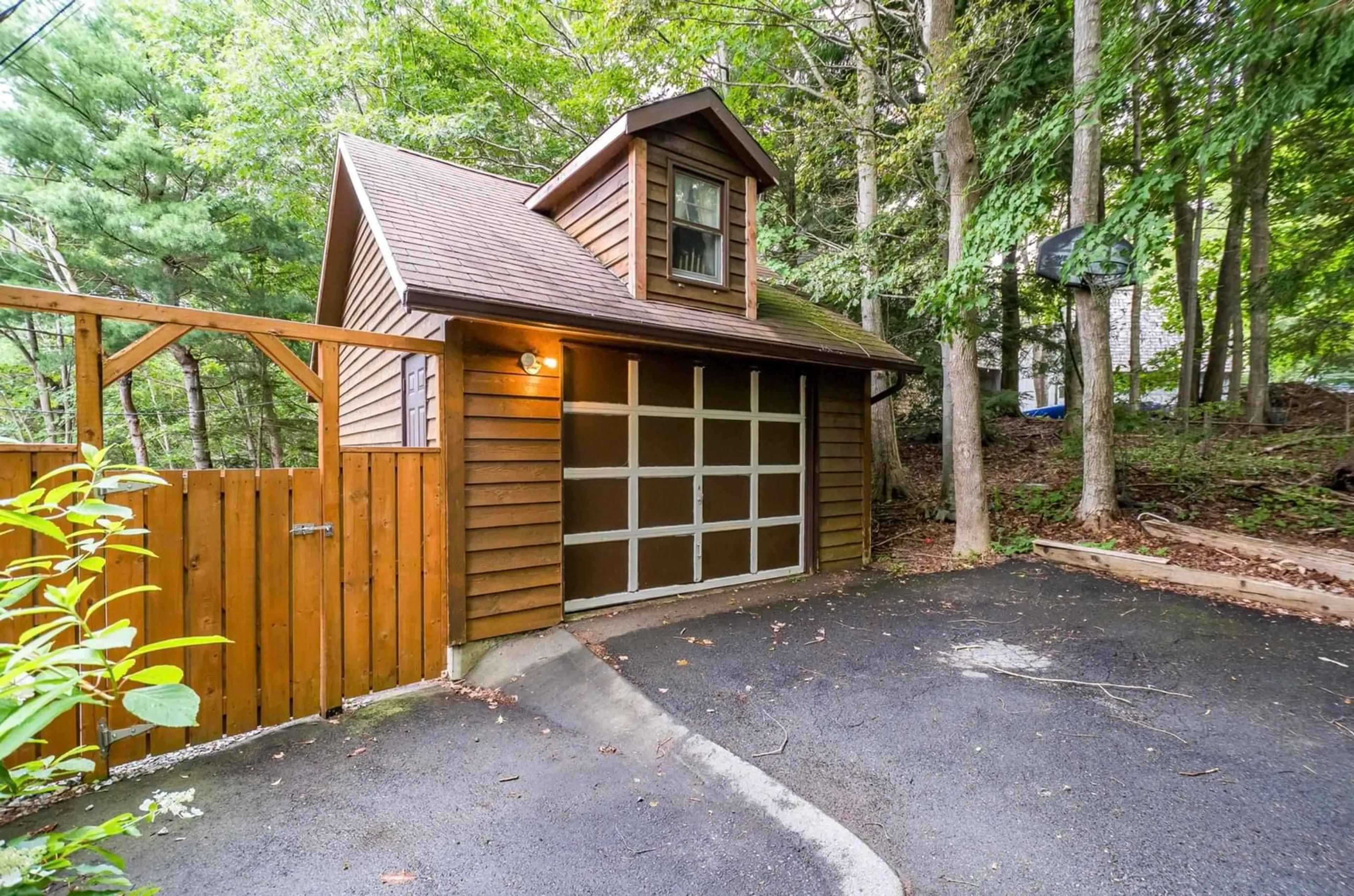 Indoor garage for 305 Rolling Hills Dr, Waverley Nova Scotia B2R 1B7