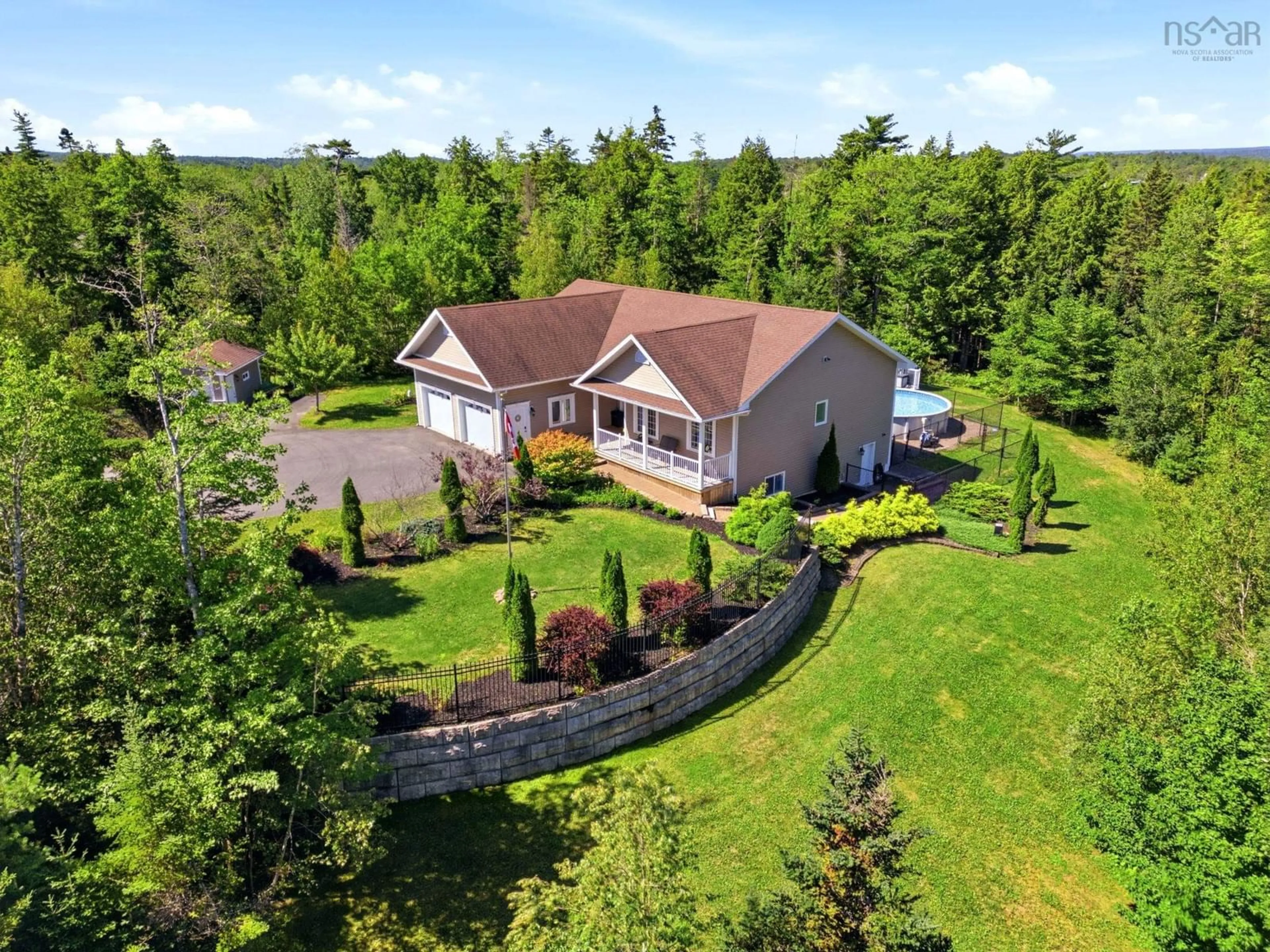 A pic from outside/outdoor area/front of a property/back of a property/a pic from drone, unknown for 40 Keigan Dr, Enfield Nova Scotia B2T 0G4