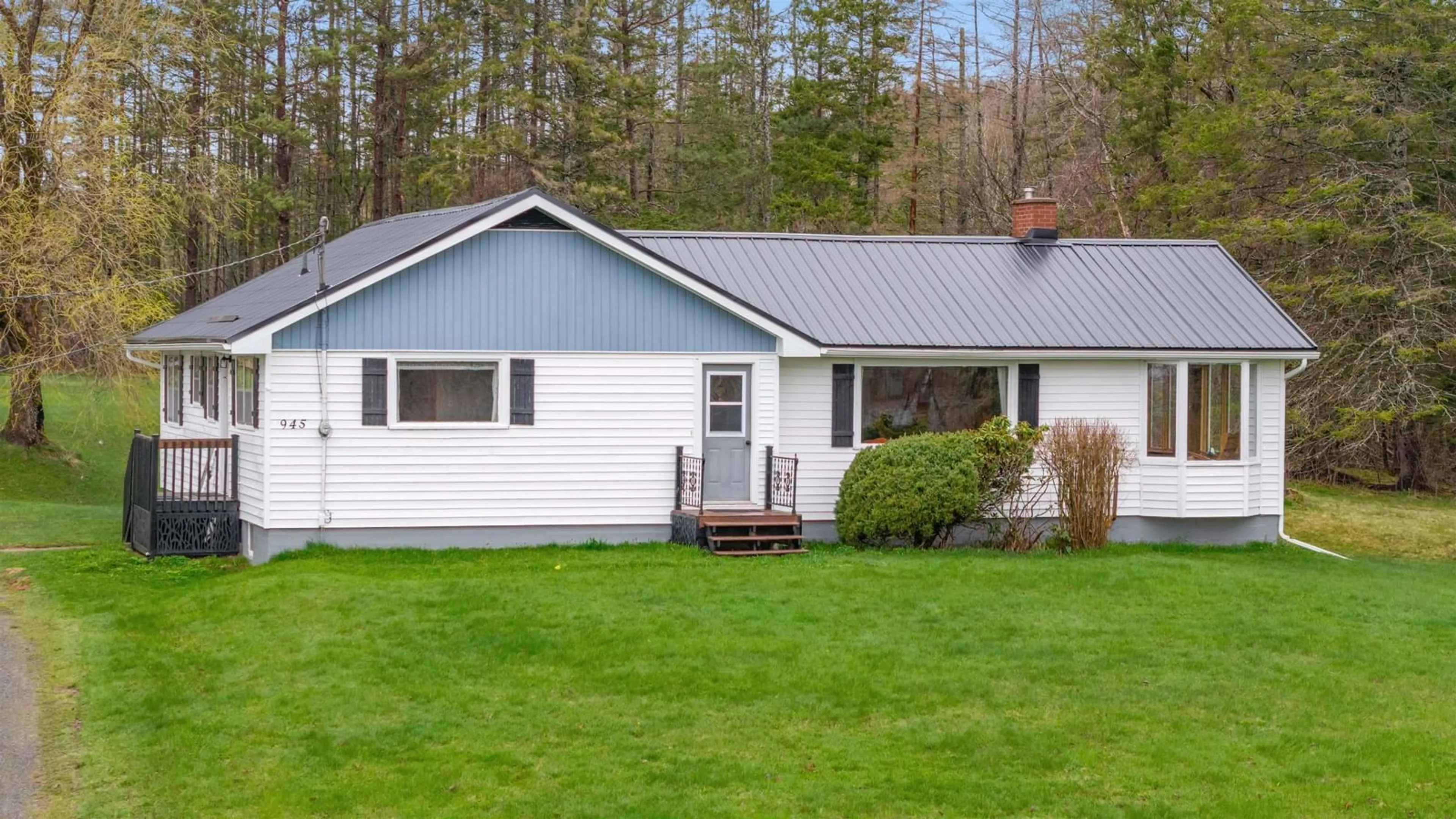 Home with vinyl exterior material, unknown for 945 Pictou Rd, East Mountain Nova Scotia B6L 2N1