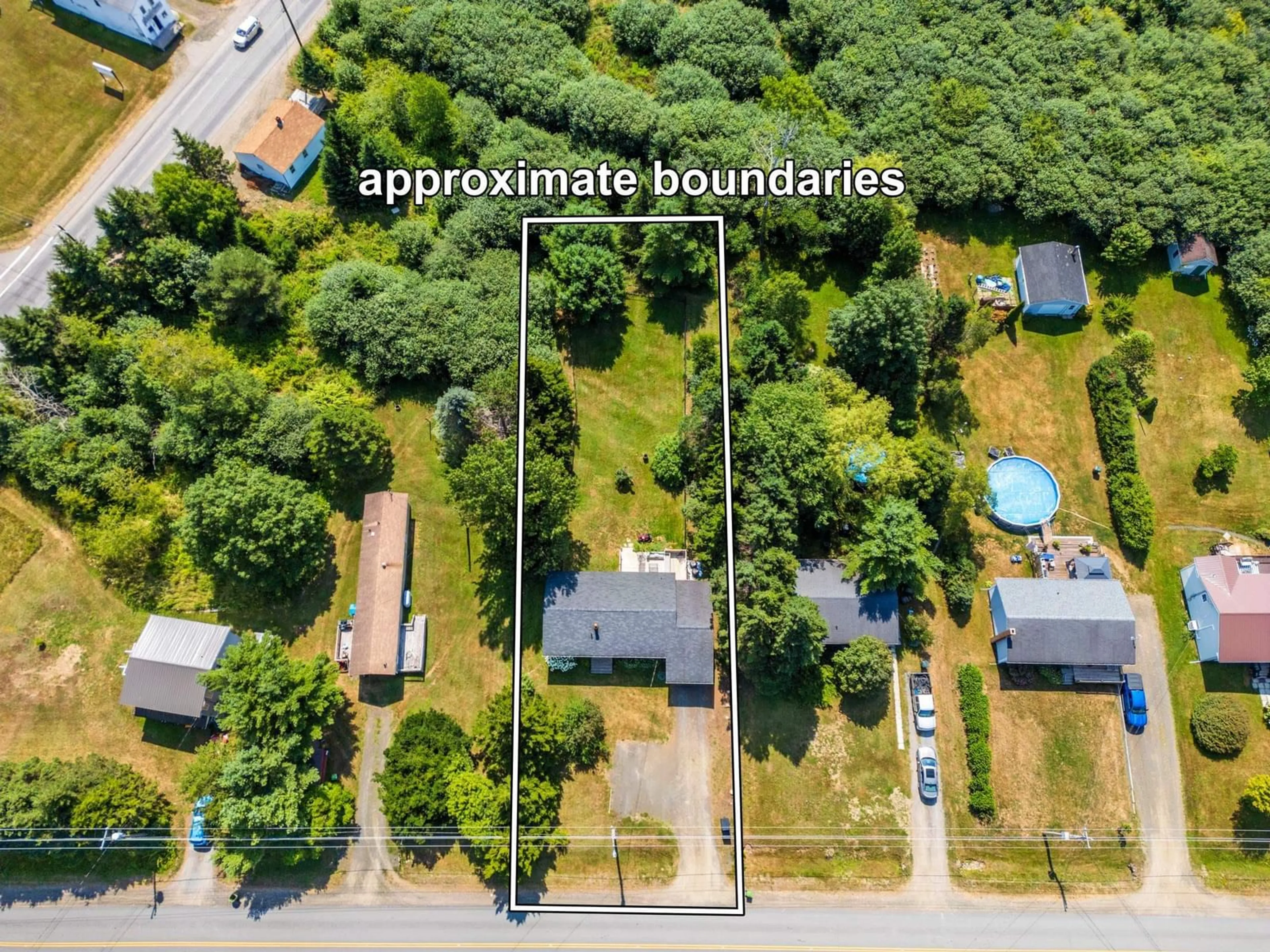 A pic from outside/outdoor area/front of a property/back of a property/a pic from drone, street for 111 Prince William Street, Digby Nova Scotia B0V 1A0