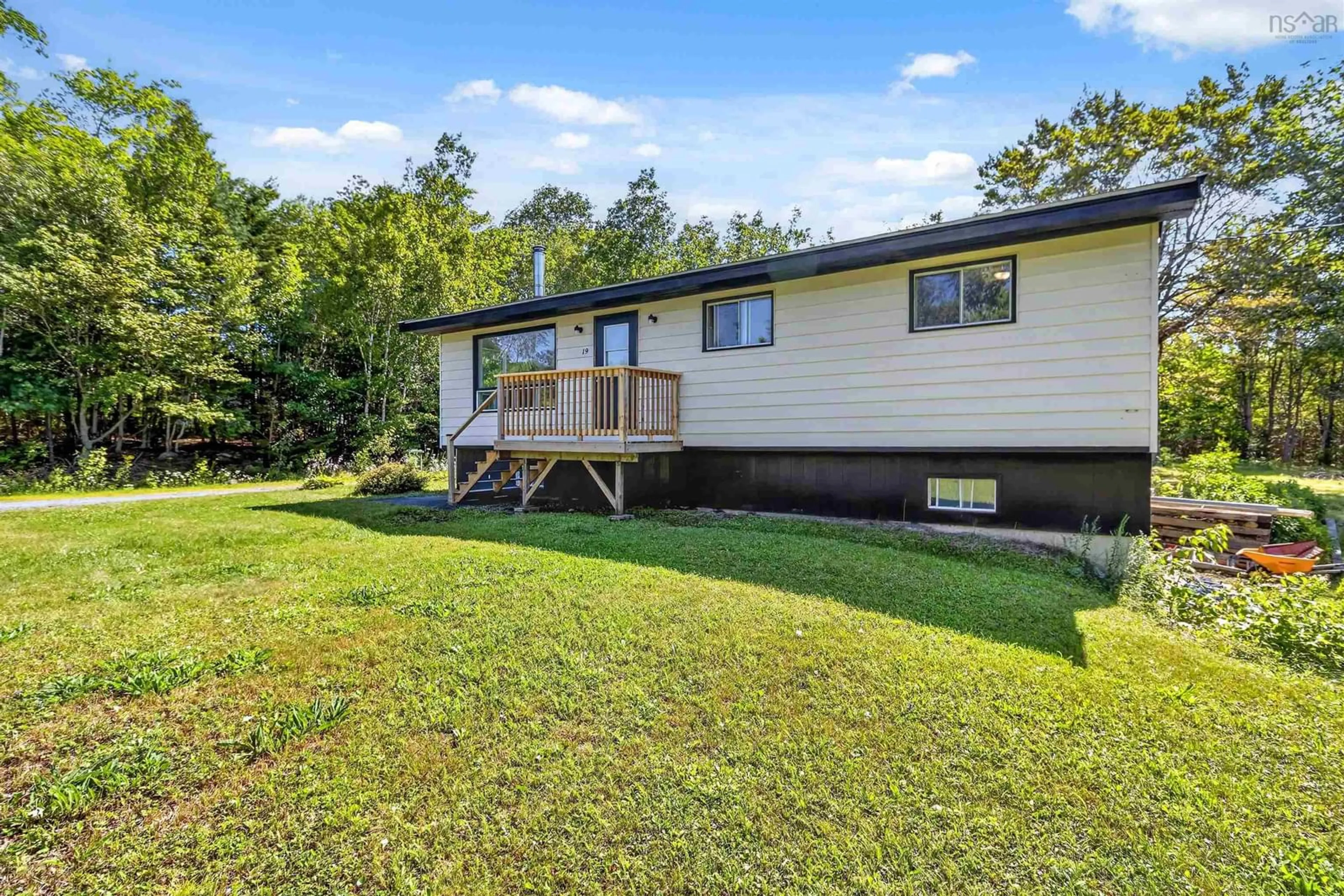 A pic from outside/outdoor area/front of a property/back of a property/a pic from drone, unknown for 19 Waterloo Rd, Waterloo Nova Scotia B4V 8J8