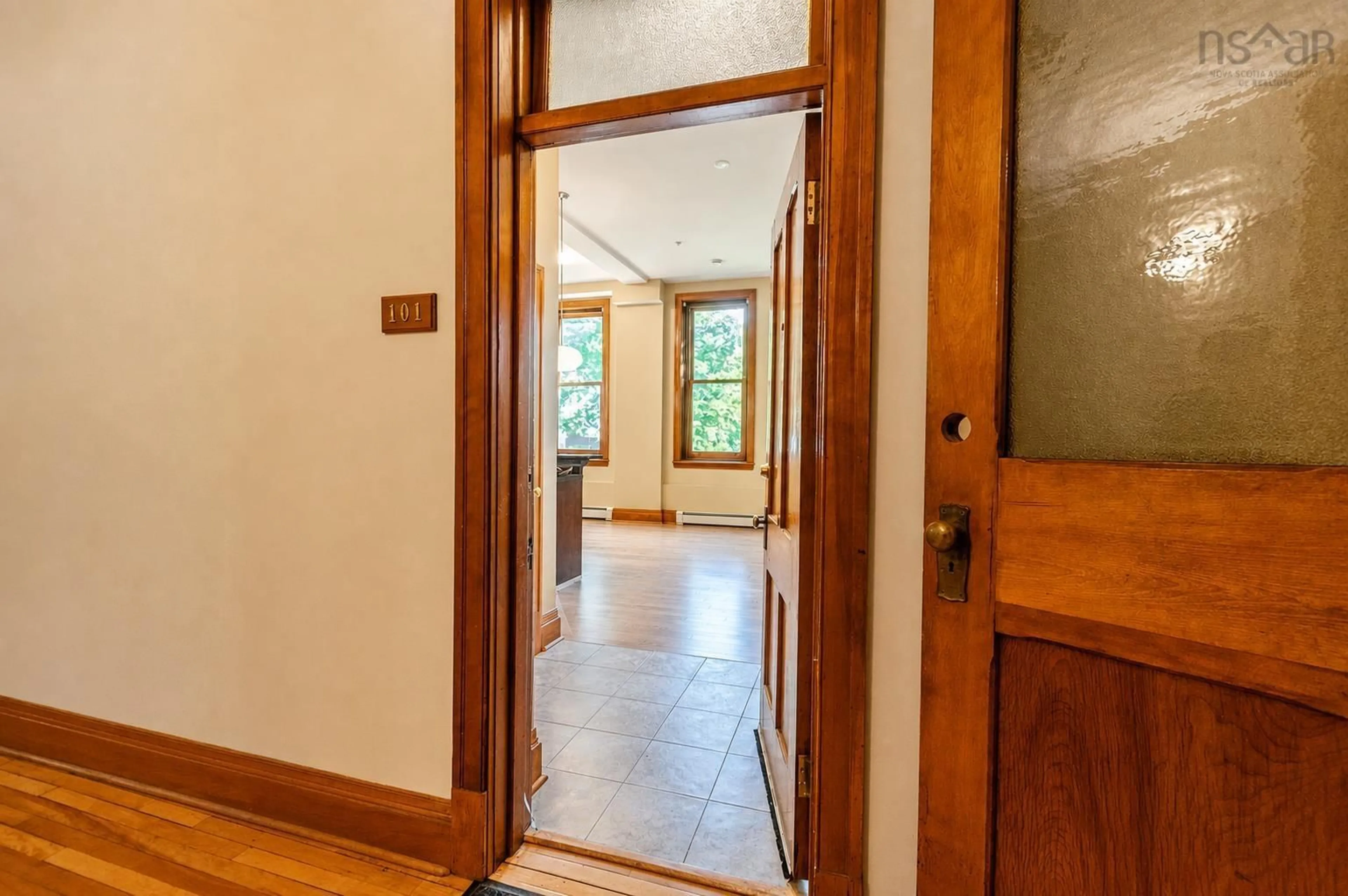 Indoor entryway for 5355 Russell #101, Halifax Peninsula Nova Scotia B3K 1W8