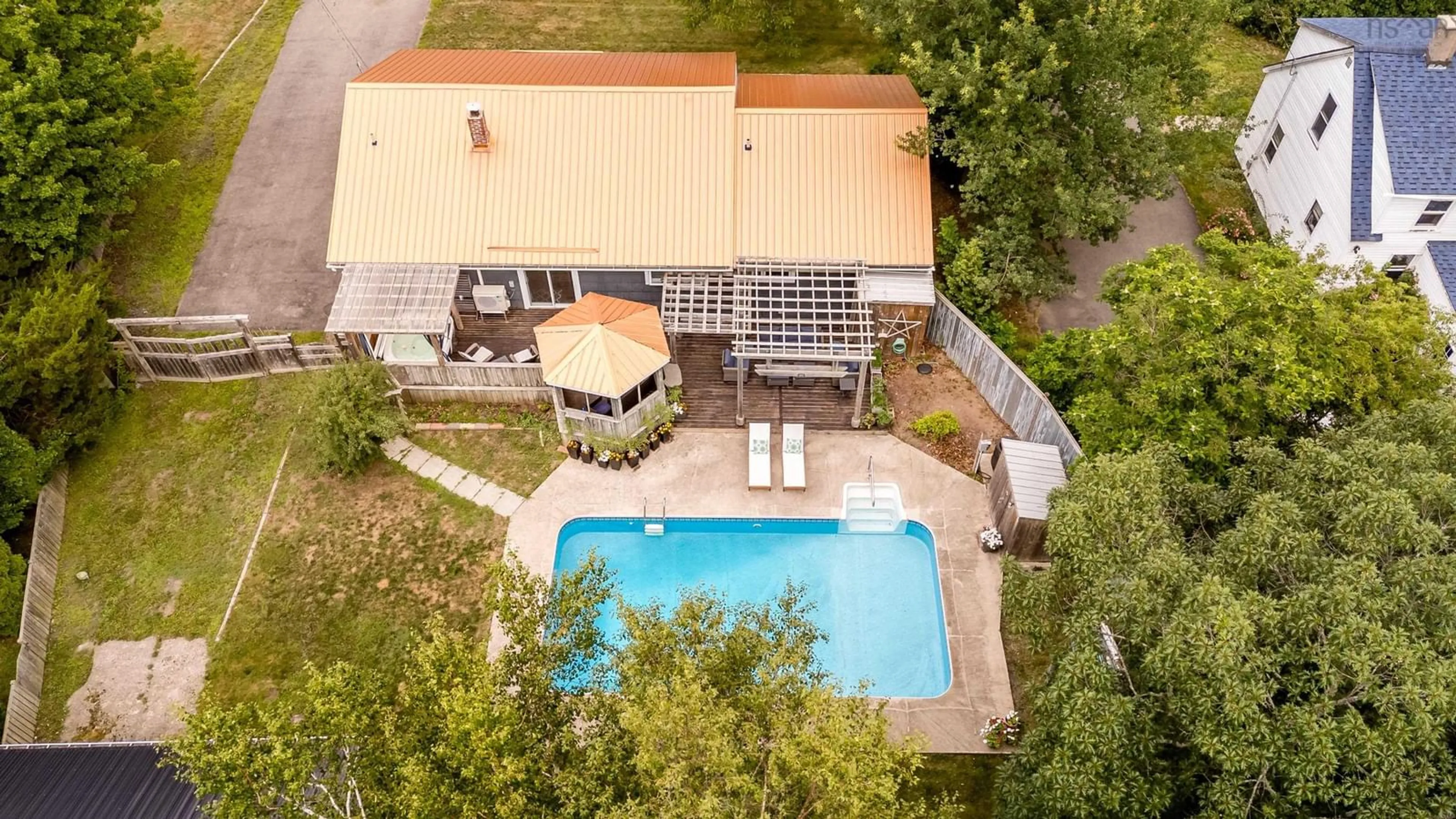 A pic from outside/outdoor area/front of a property/back of a property/a pic from drone, building for 426 Granville St, Bridgetown Nova Scotia B0S 1C0