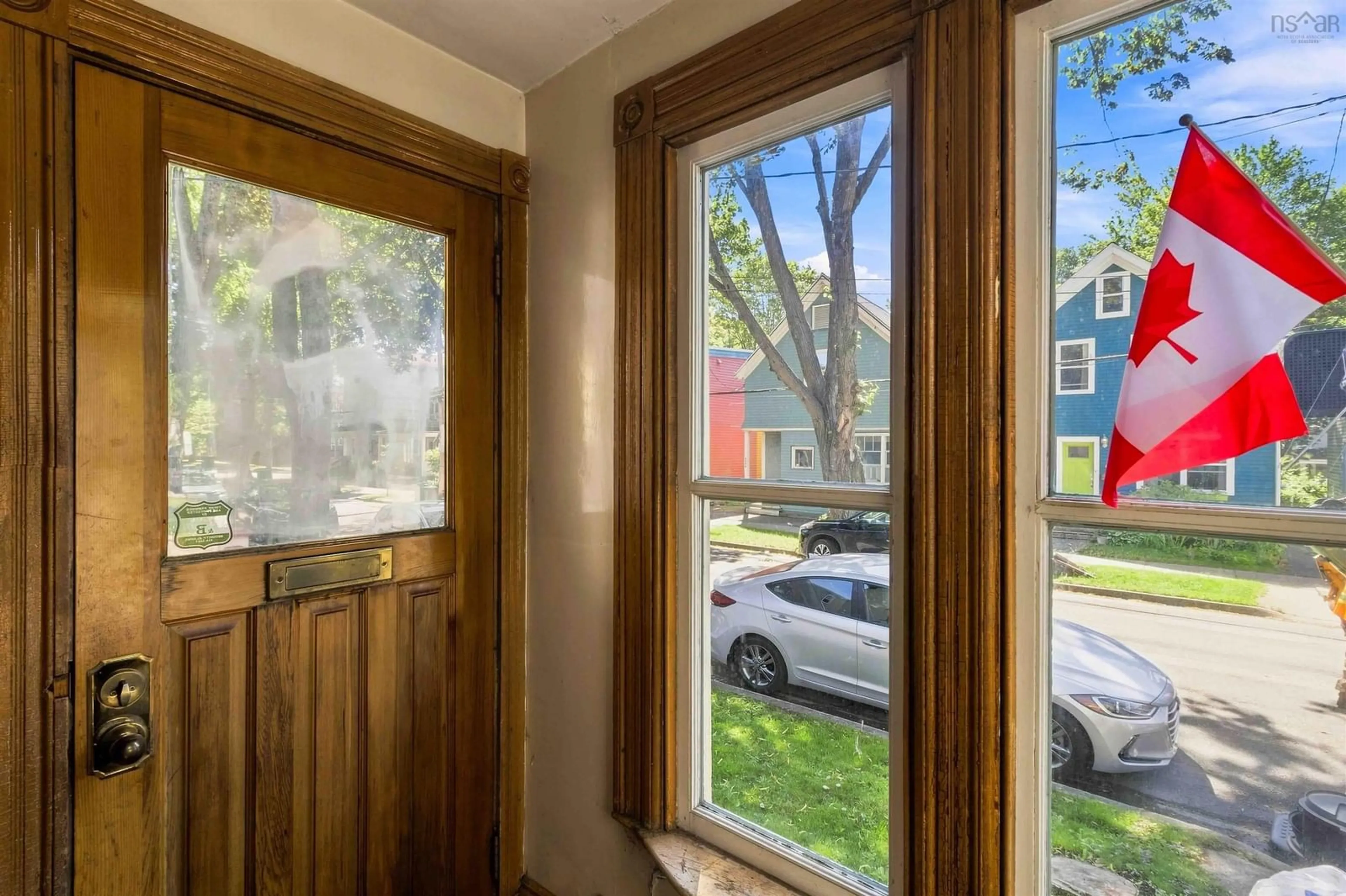 Indoor entryway for 6269 Yukon St, Halifax Peninsula Nova Scotia B3L 1E9
