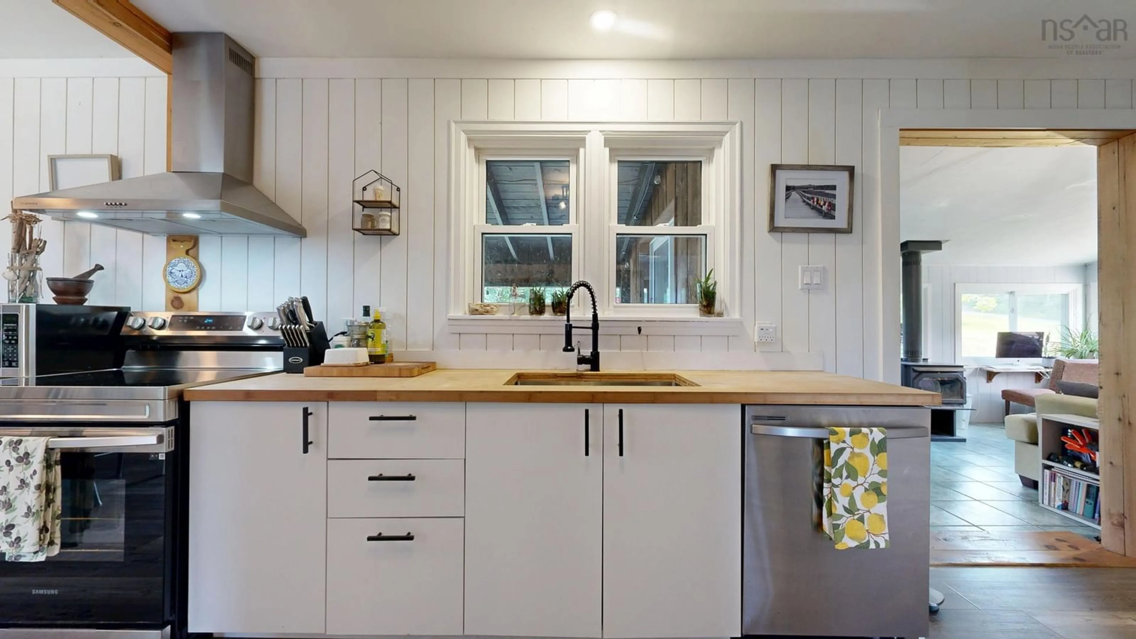 Standard kitchen, wood/laminate floor for 836 Highway 331, Conquerall Bank Nova Scotia B0R 1G0