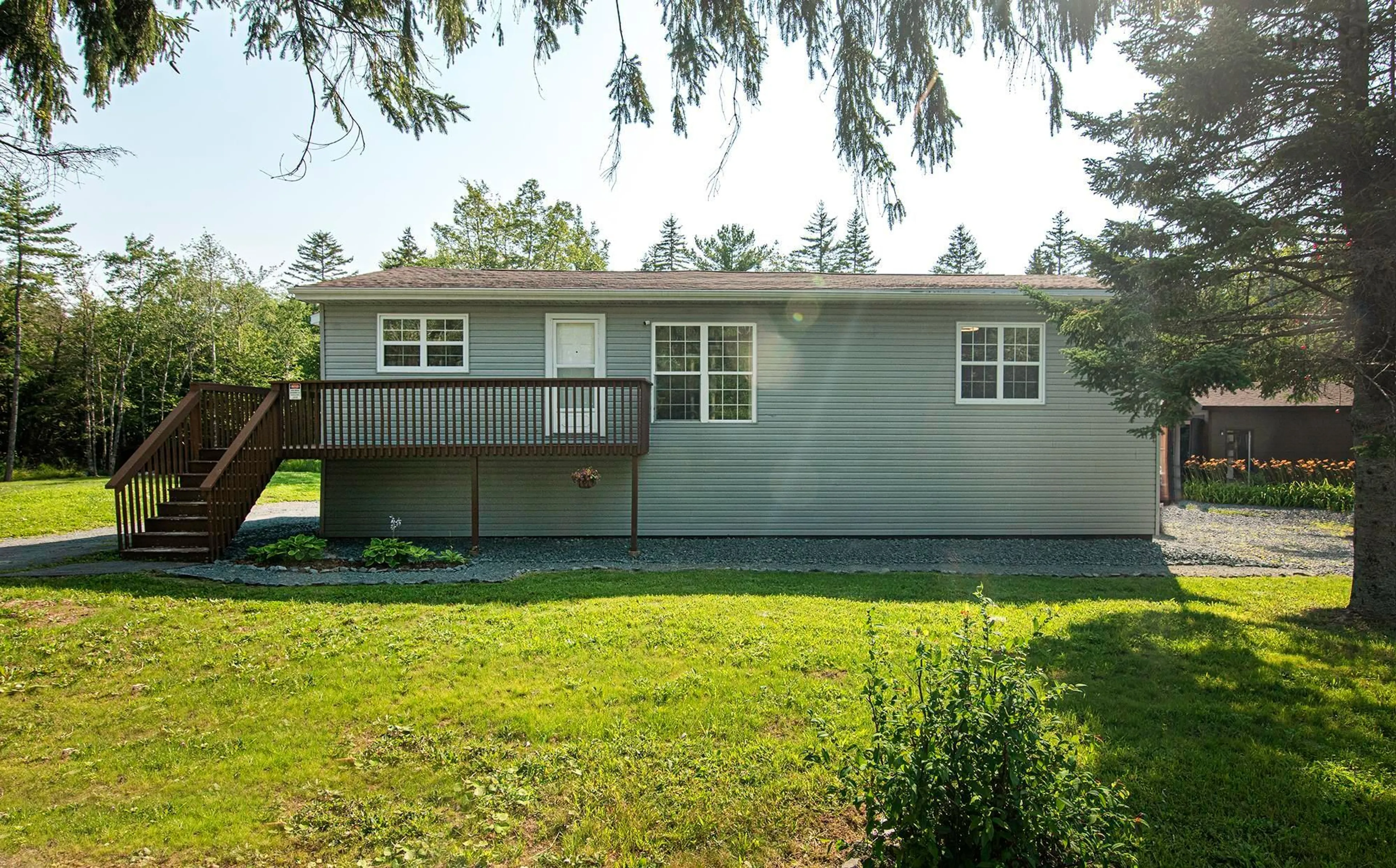 Home with vinyl exterior material, unknown for 2732 Sackville Dr, Upper Sackville Nova Scotia B4E 3C3