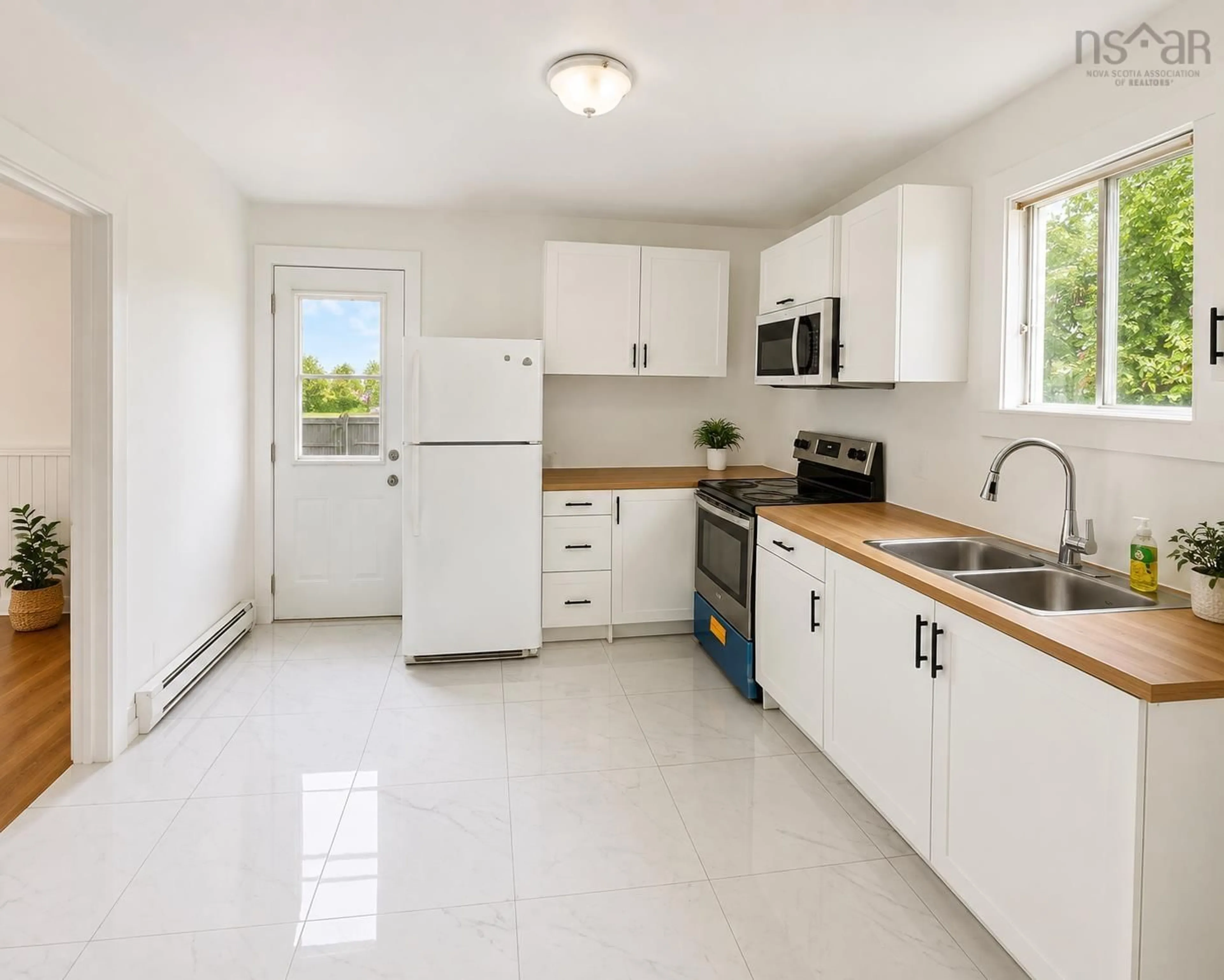 Standard kitchen, ceramic/tile floor for 176 Argyle St, Sydney Nova Scotia B1S 2V7