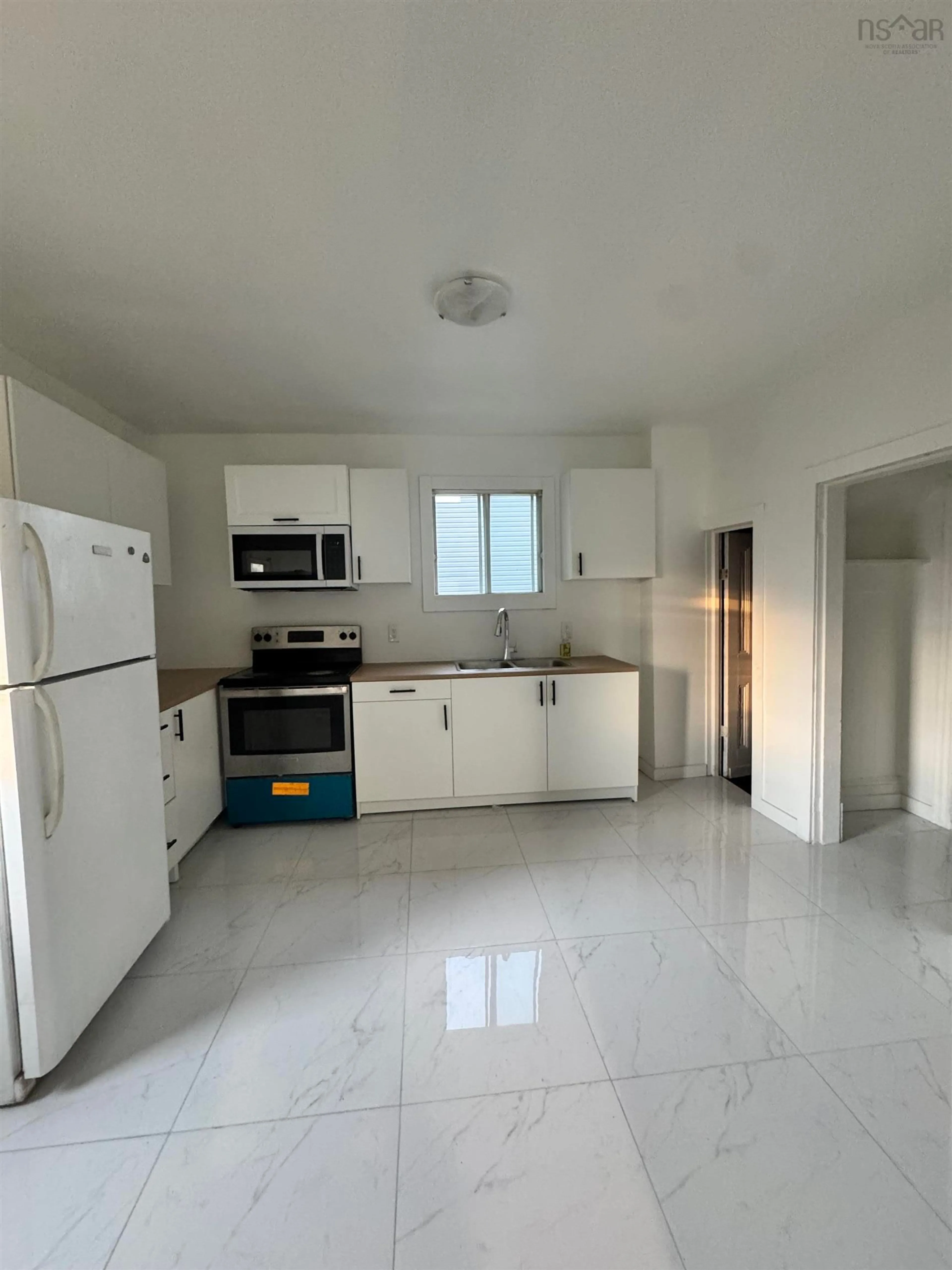 Standard kitchen, ceramic/tile floor for 176 Argyle St, Sydney Nova Scotia B1S 2V7