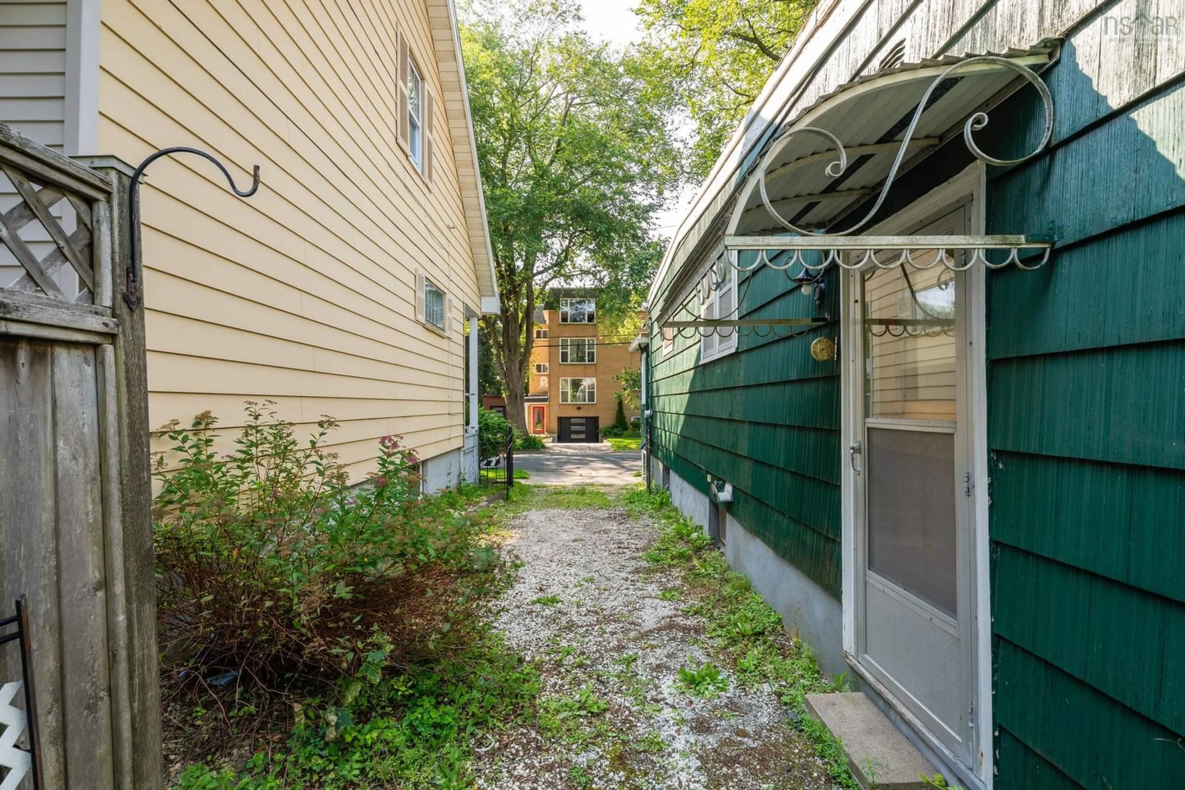 Patio, street for 6301 Lawrence St, Halifax Nova Scotia B3L 1J8