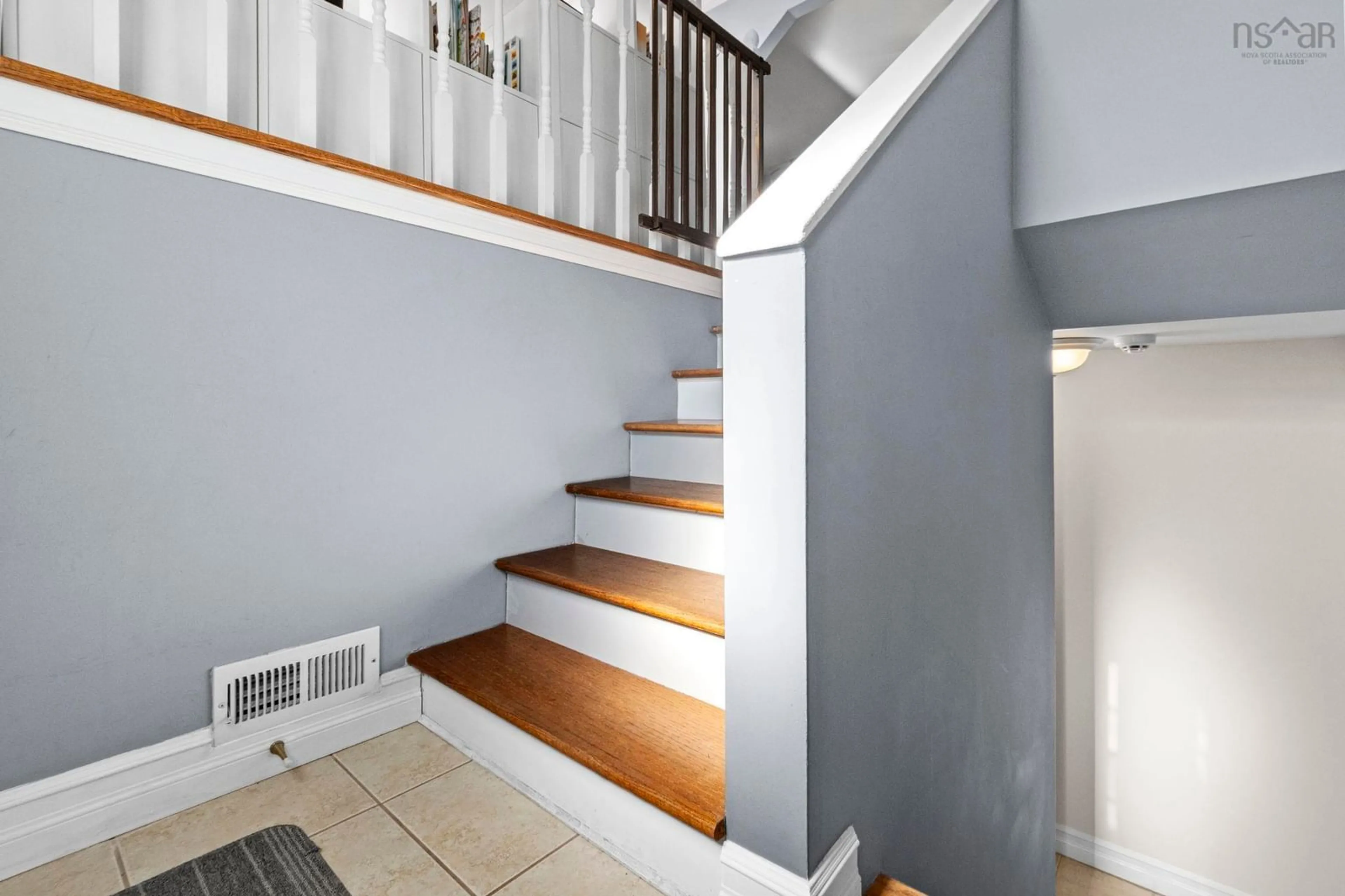 Stairs for 42 Paxton Dr, Cole Harbour Nova Scotia B2W 4T2