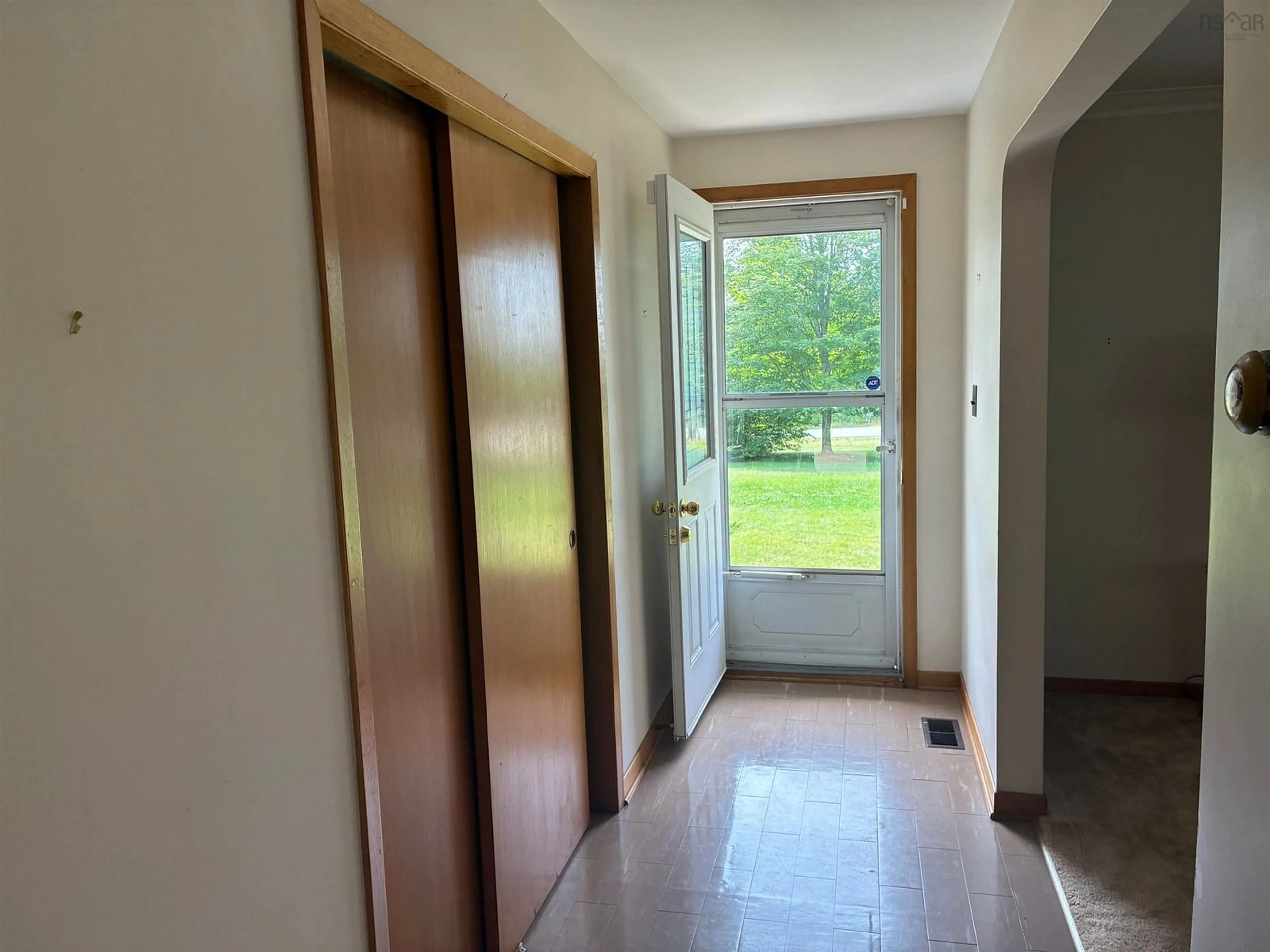 Indoor foyer for 85 Brookside Branch Rd, Brookside Nova Scotia B6L 2A7