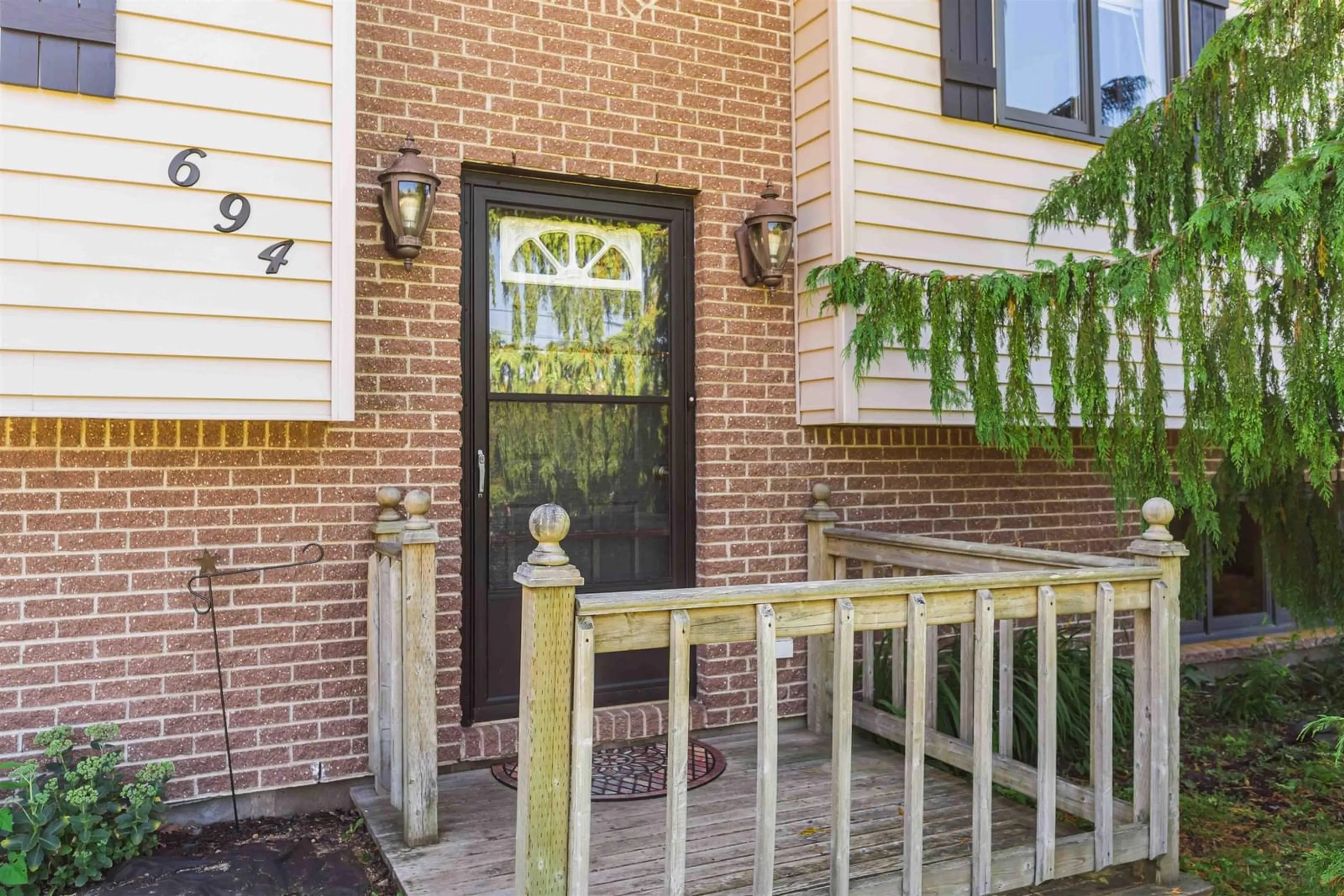 Indoor entryway for 694 Main St, Lawrencetown Nova Scotia B0S 1M0