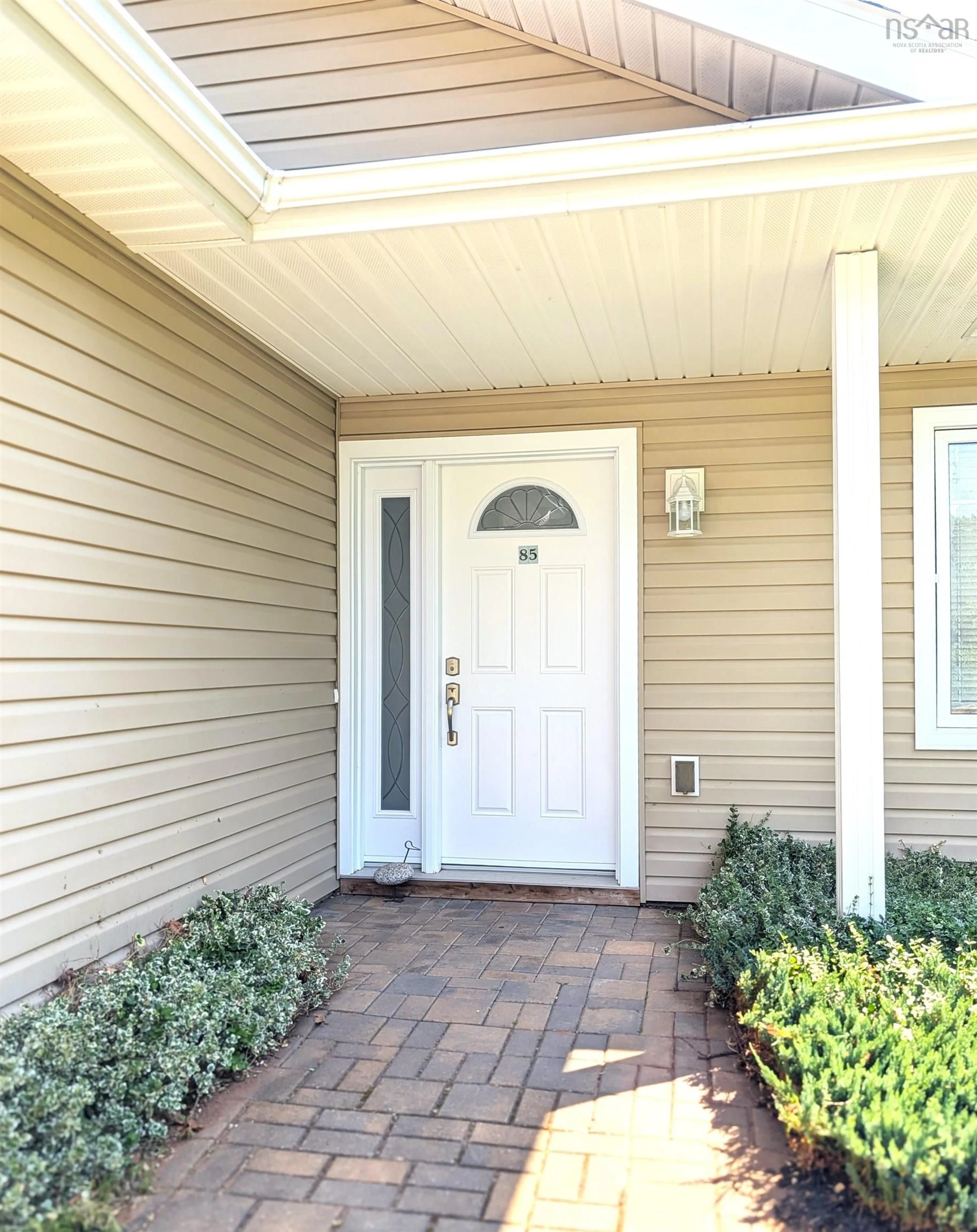 Indoor entryway for 85 Kent Ave, Wolfville Nova Scotia B4P 1V5