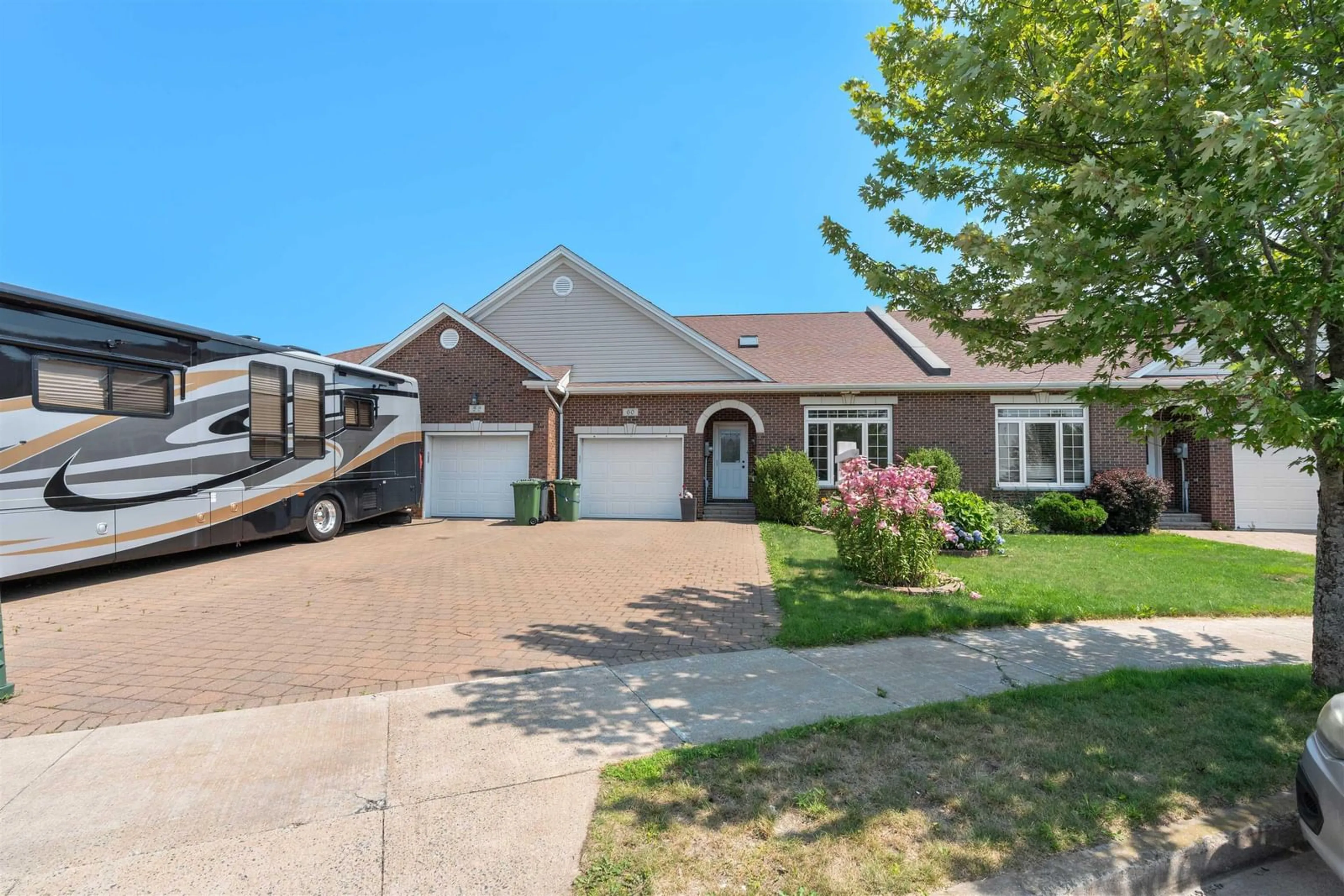 Home with vinyl exterior material, street for 60 Cloverfield Crt, Dartmouth Nova Scotia B2W 0B3
