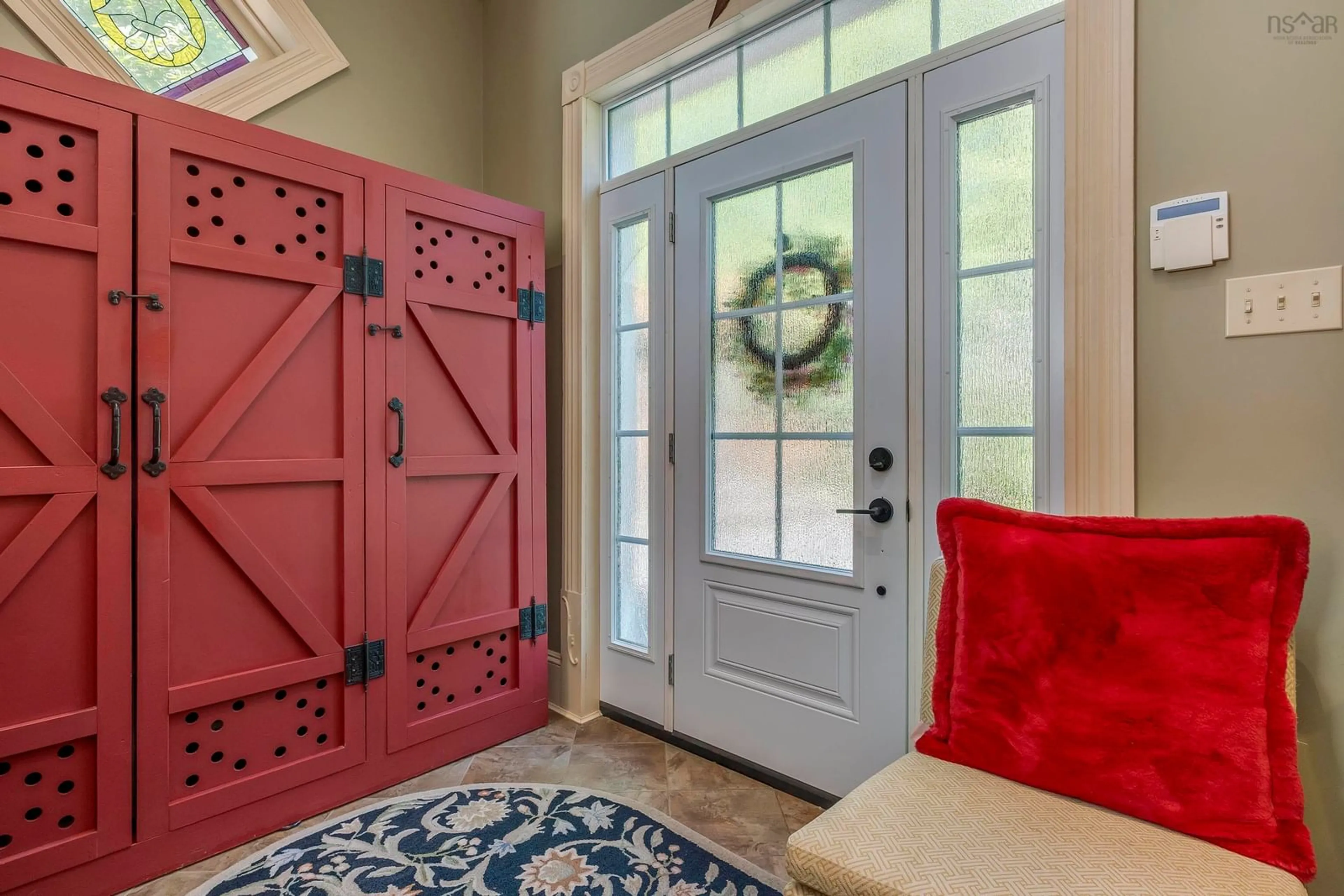Indoor entryway for 174 South St, Berwick Nova Scotia B0P 1E0