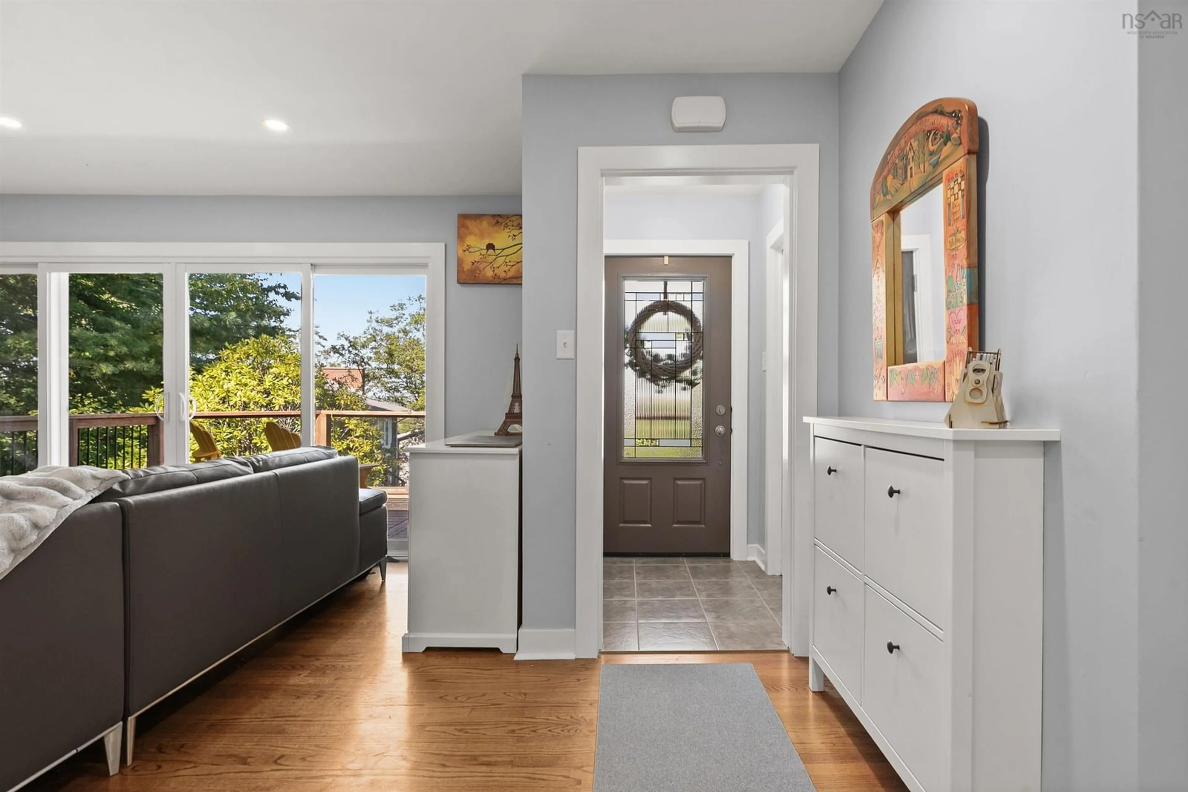 Indoor entryway for 14 Starling St, Halifax Nova Scotia B3M 1V8