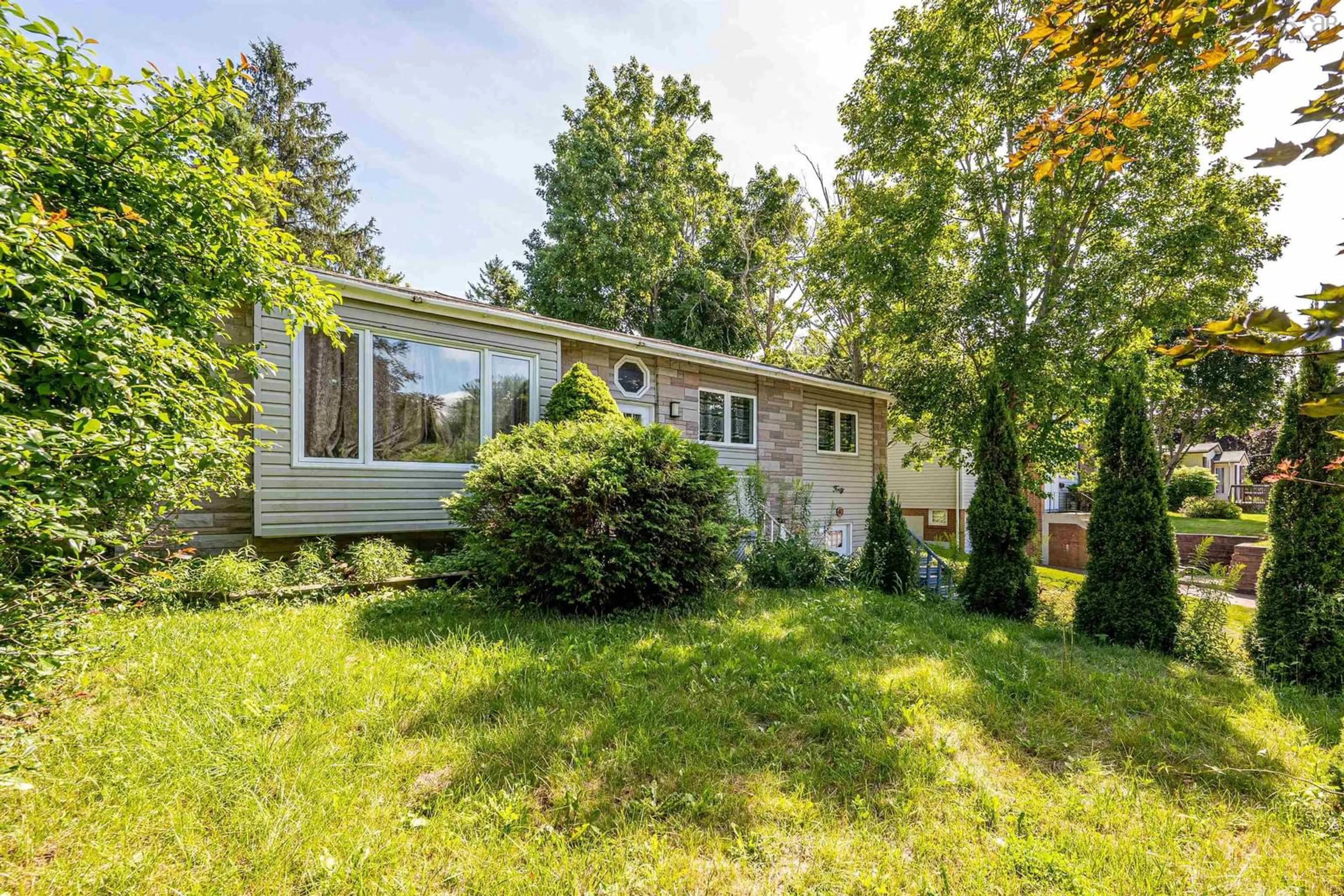 Home with vinyl exterior material, street for 40 Gateway Rd, Halifax Nova Scotia B3M 1M9