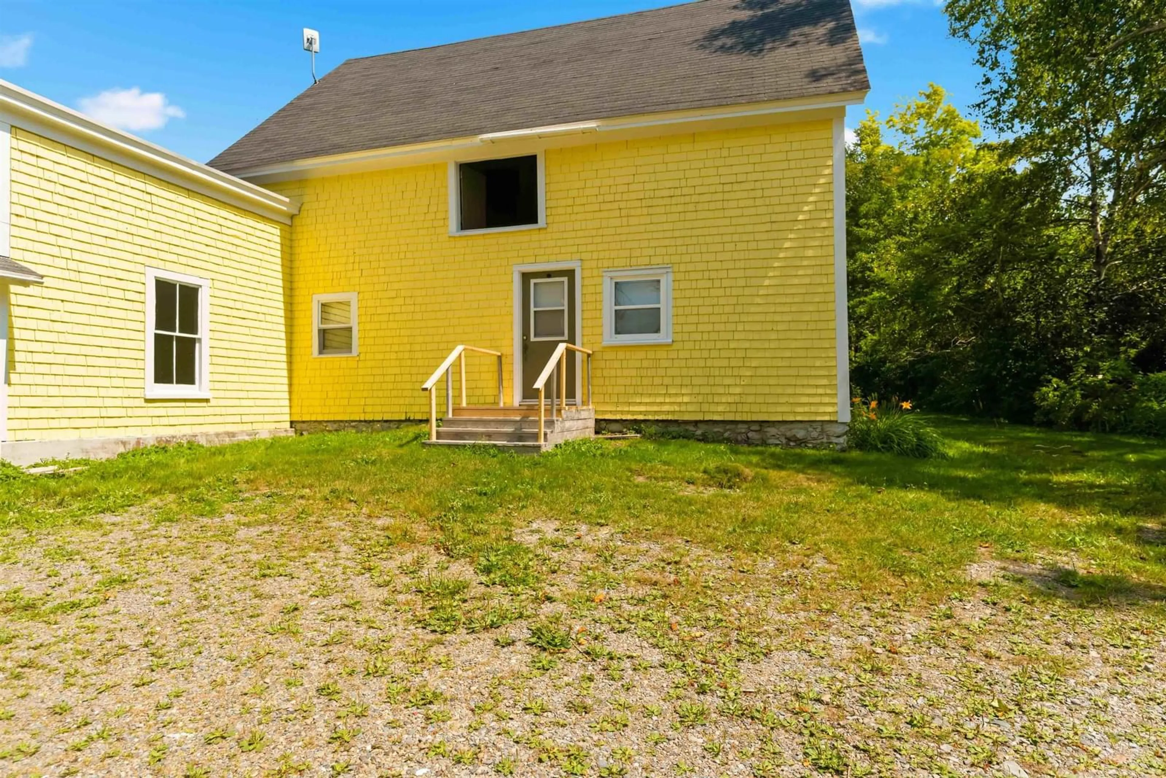 A pic from outside/outdoor area/front of a property/back of a property/a pic from drone, building for 4770 Highway 1, Weymouth Nova Scotia B0W 3T0