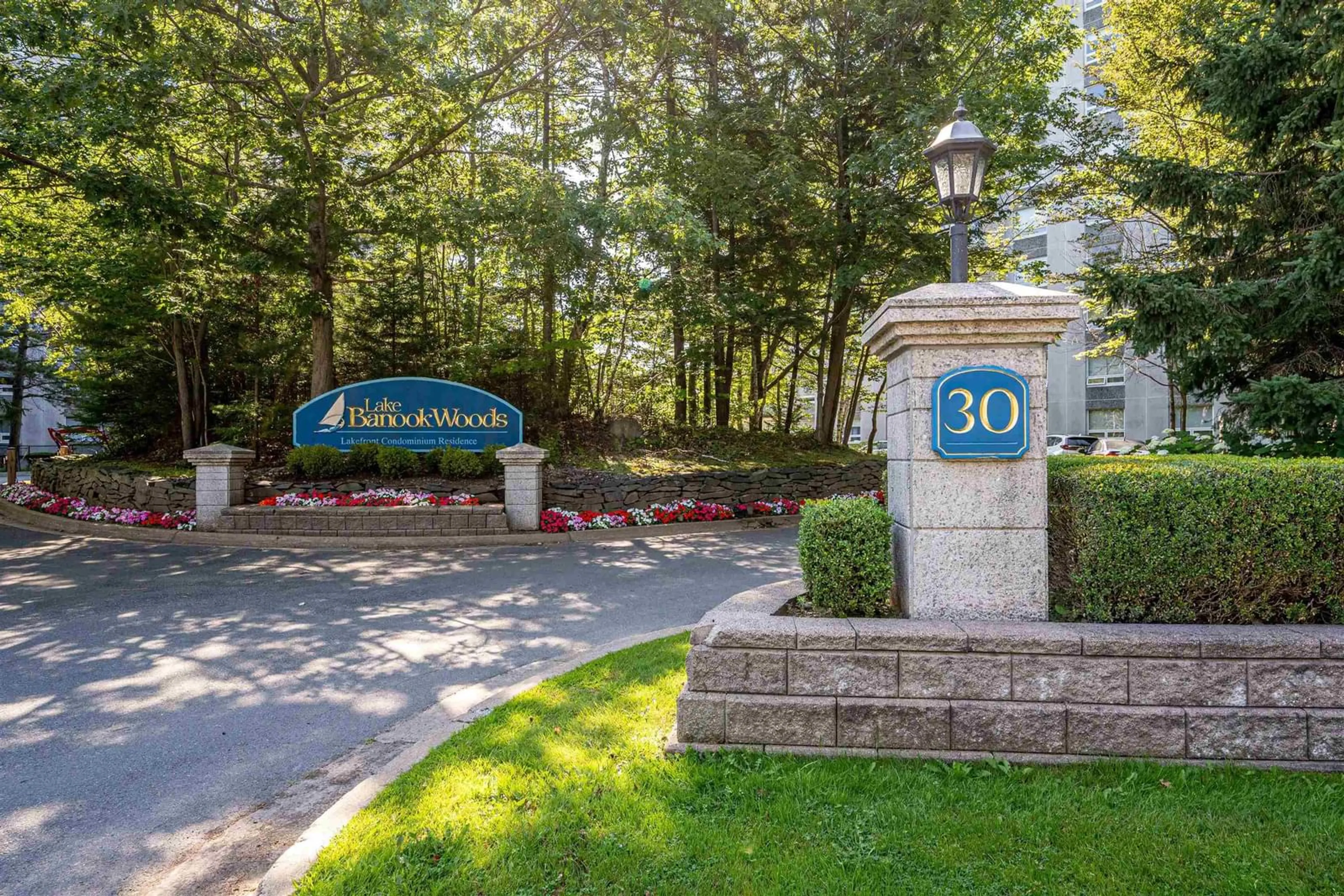 Indoor foyer for 30 Brookdale Cres #802, Dartmouth Nova Scotia B3A 4T7