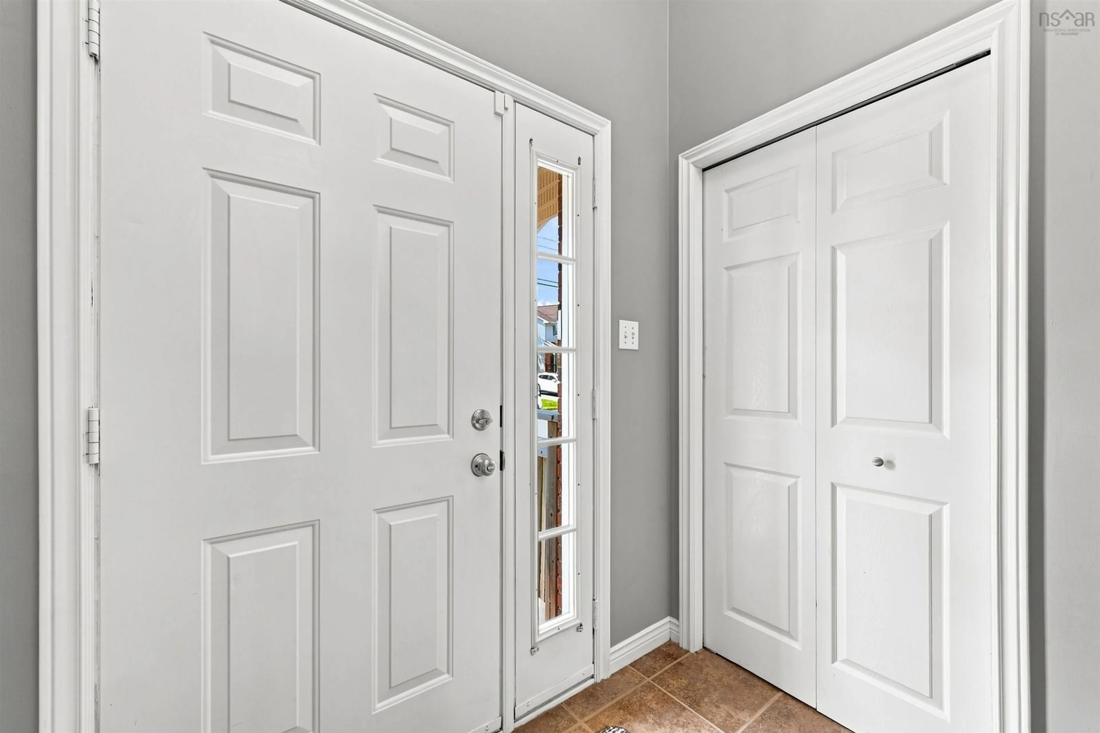Indoor entryway for 28 Sovereign Cres, Westphal Nova Scotia B2W 6H3