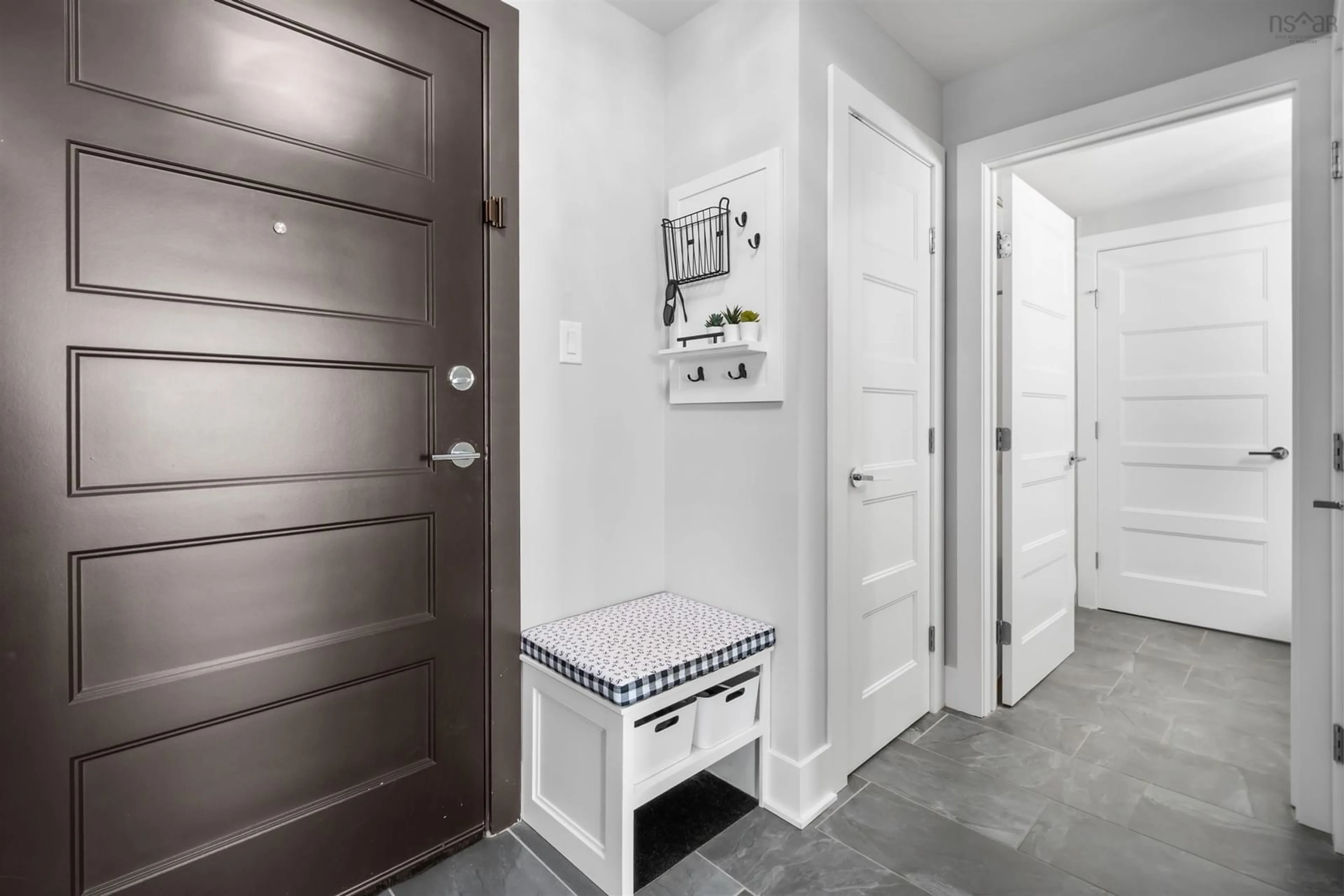 Indoor entryway for 15 Kings Wharf Pl #908, Dartmouth Nova Scotia B2Y 0C2