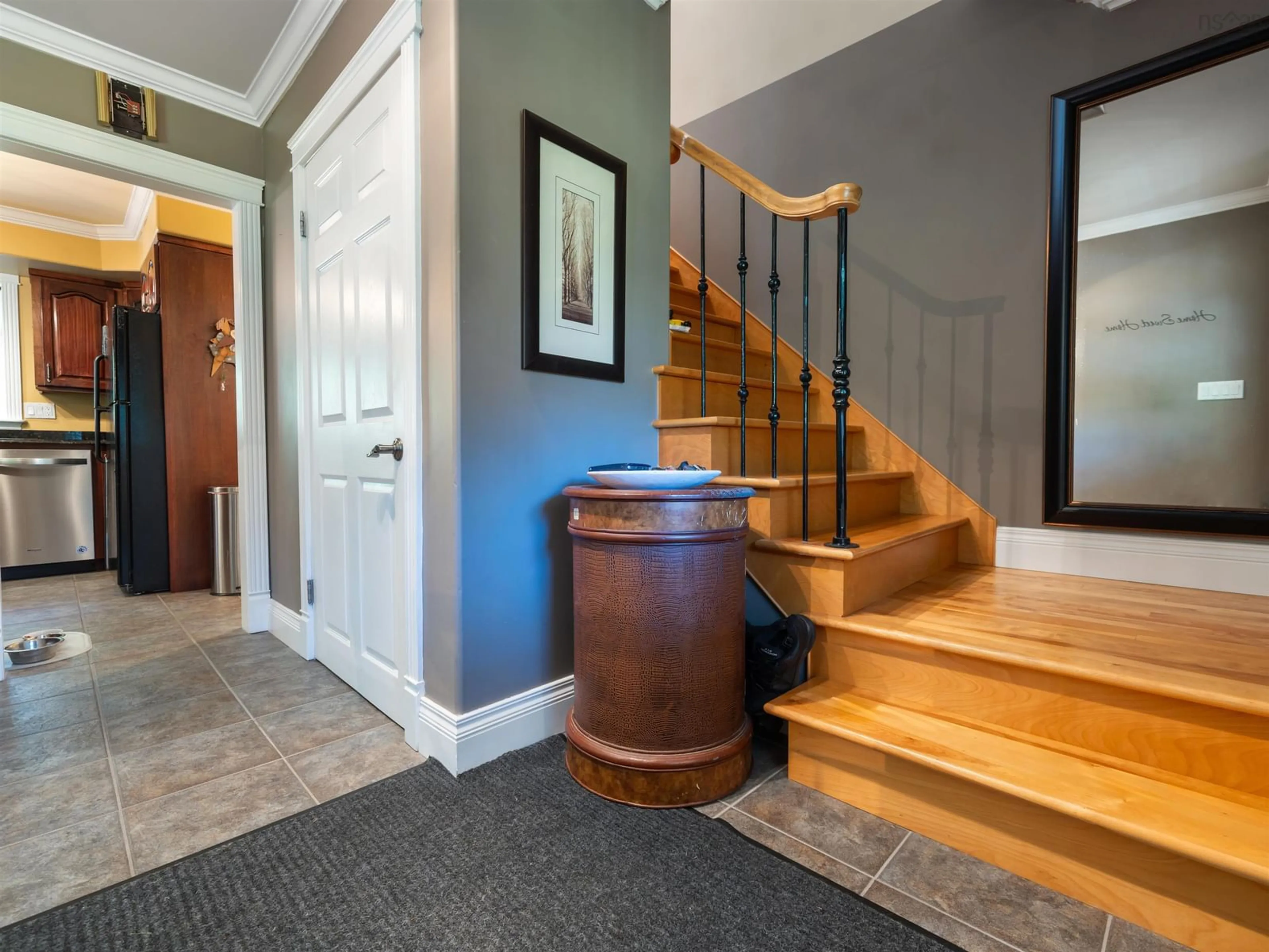 Indoor entryway for 50 Eighth Street Exten, Trenton Nova Scotia B0K 1X0