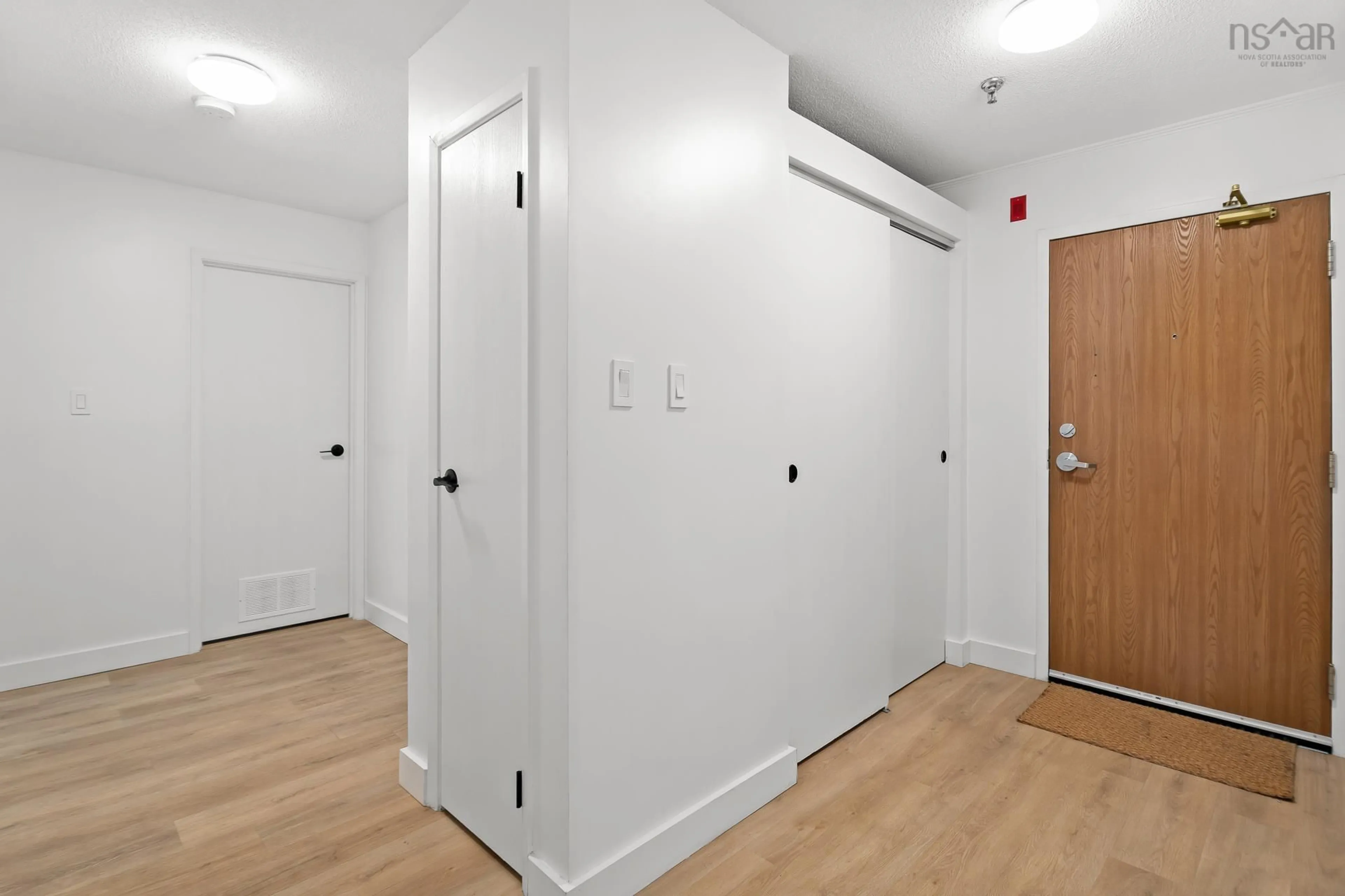 Indoor foyer for 51 River Lane #303, Bedford Nova Scotia B4A 3Y8